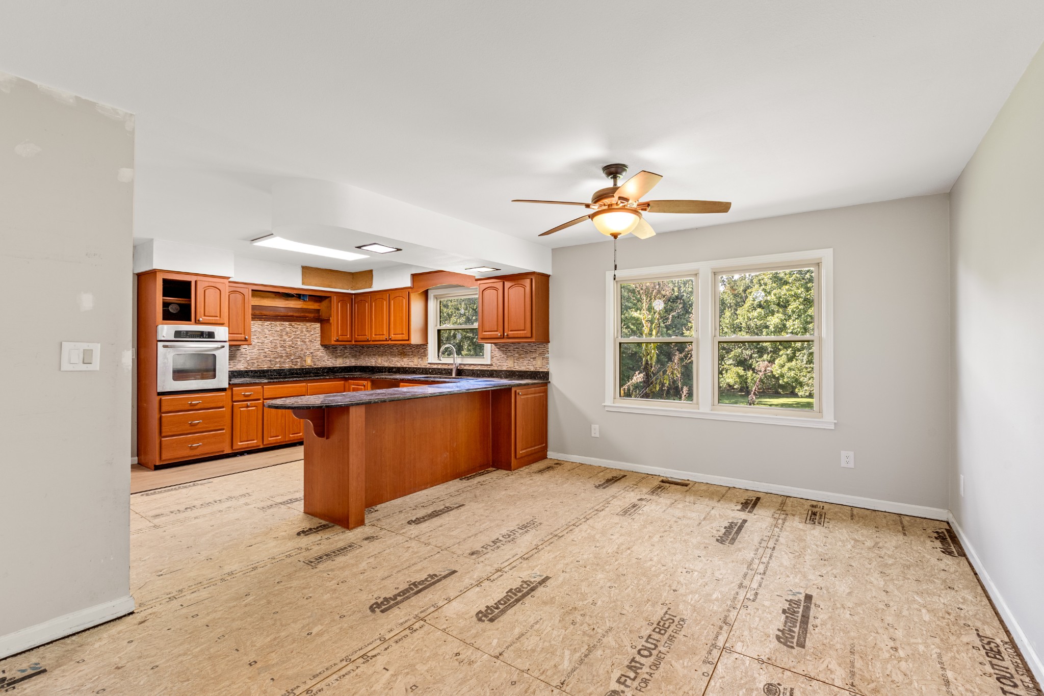 1100 Pleasant Valley Rd