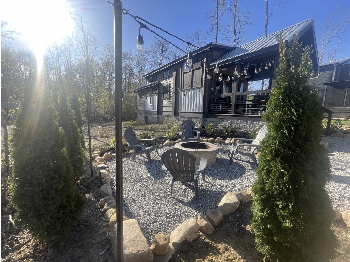 122 Hemlock Cv