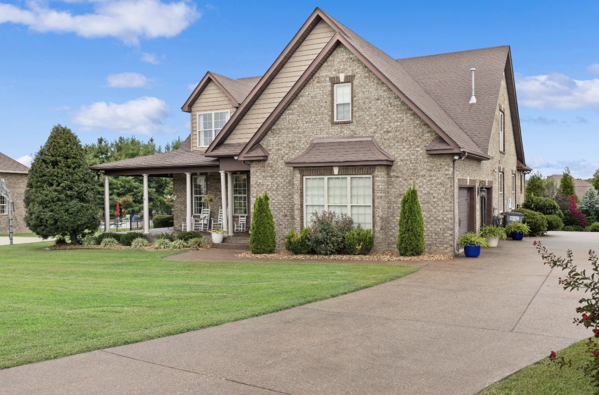 1007 Glasgow Ln