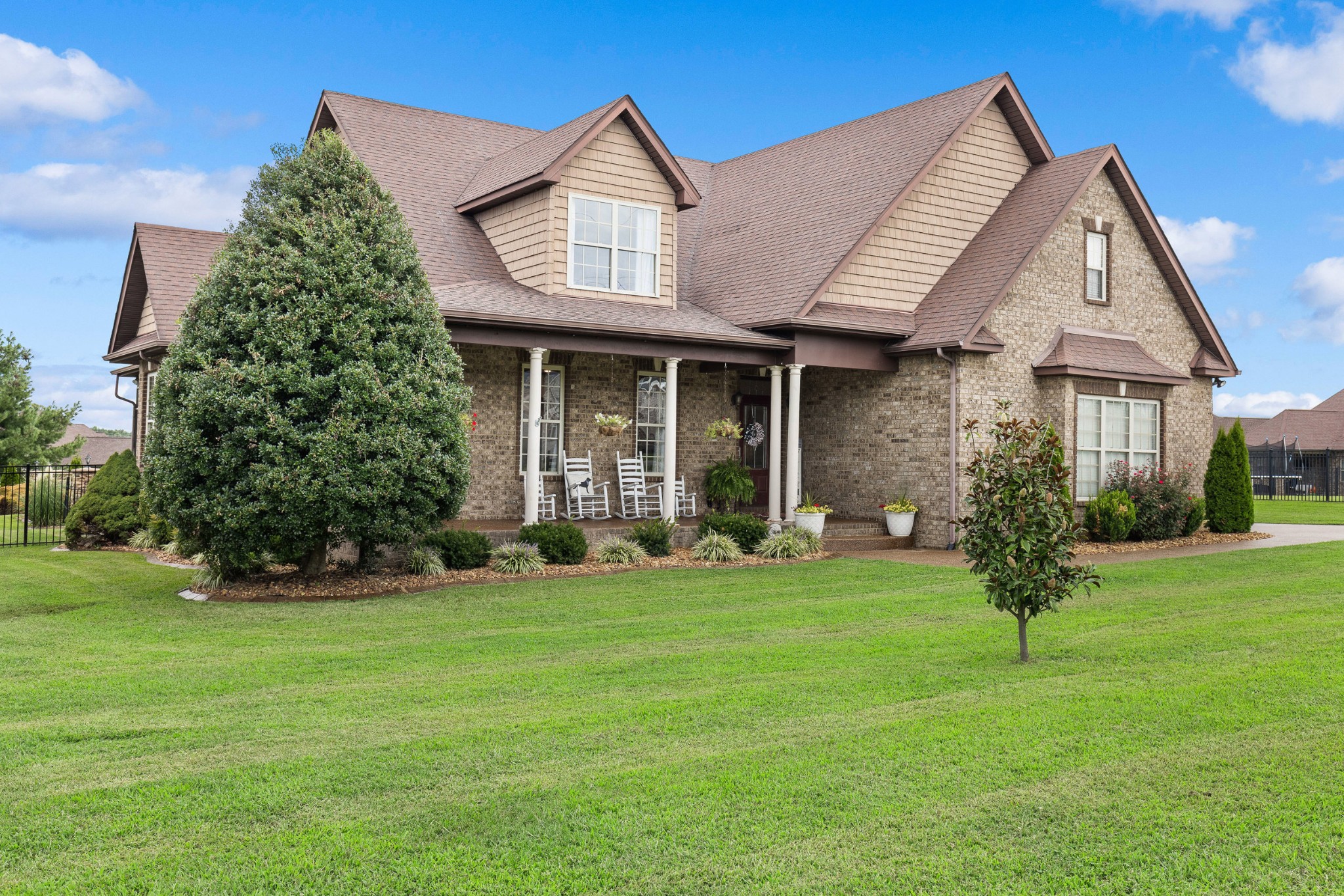 1007 Glasgow Ln