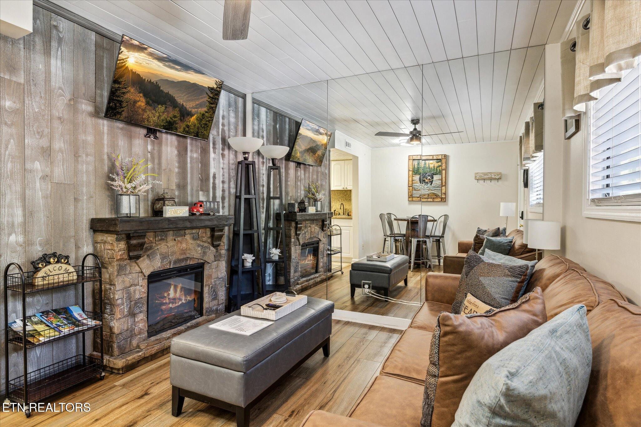 685 River Rd