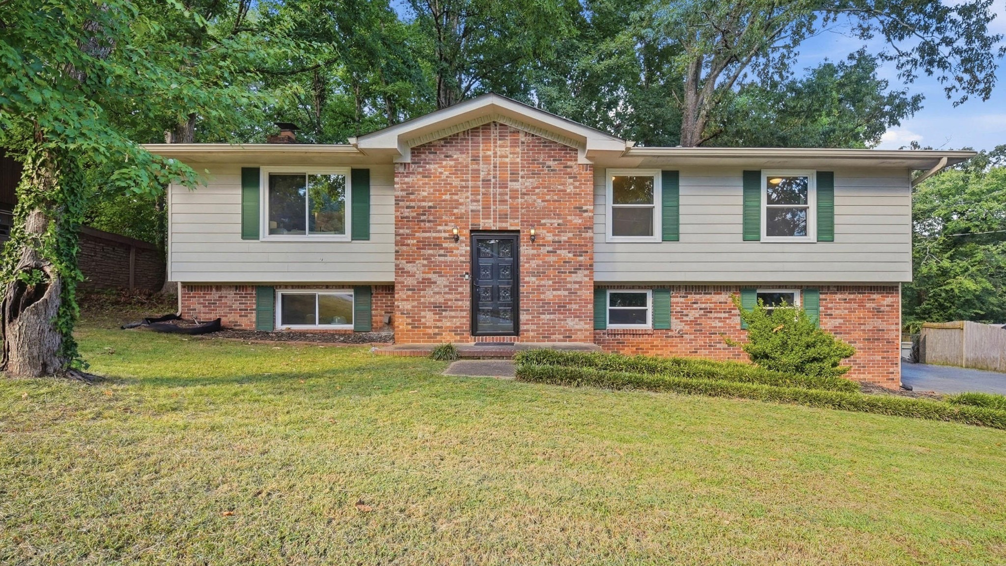 809 N Valleywood Circle