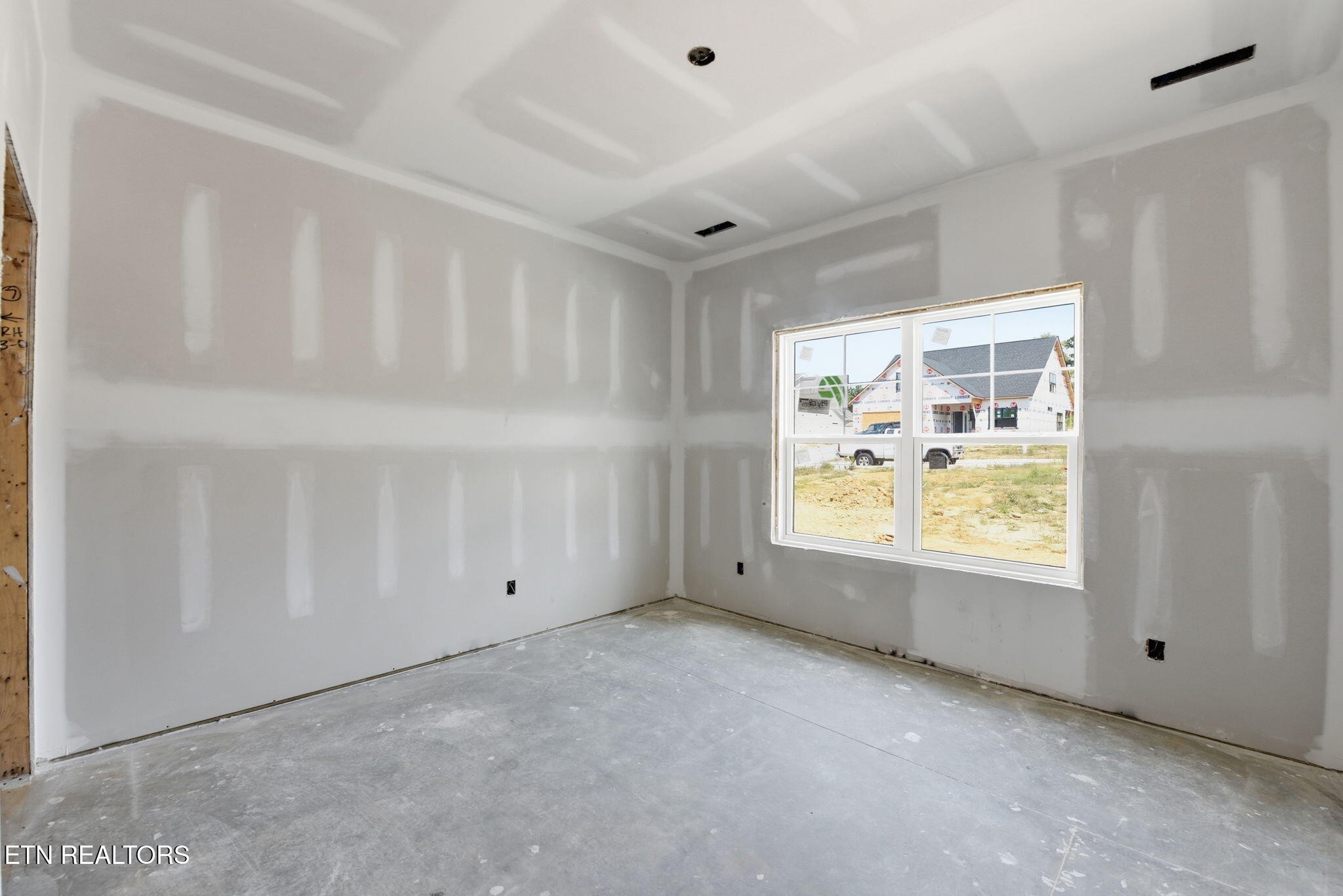 819 Greenhead Lane