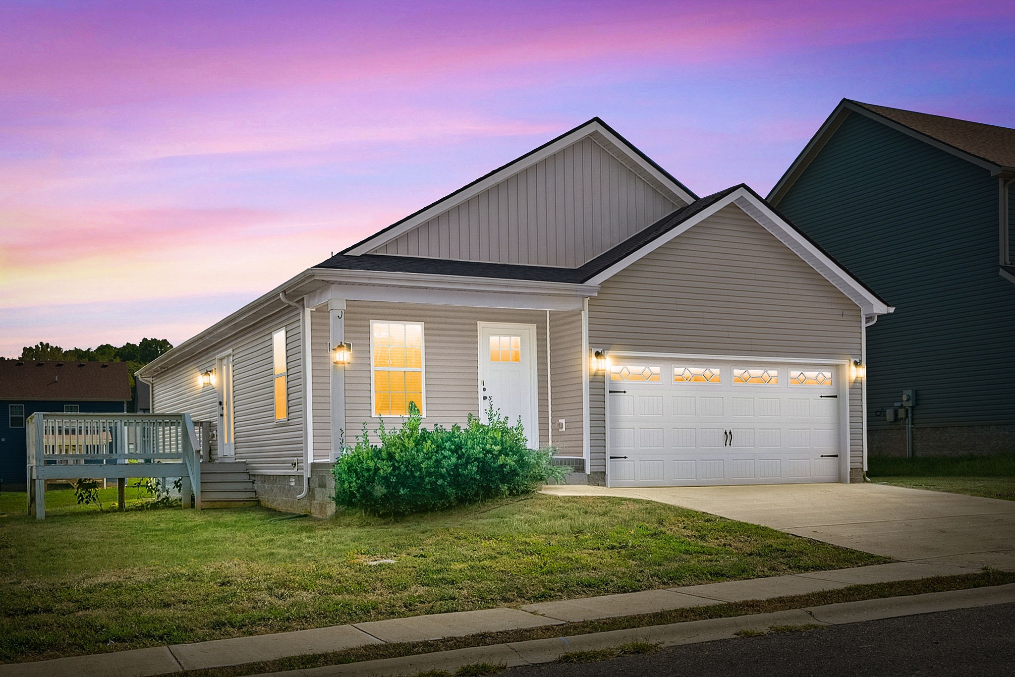 201 Geneva Ln