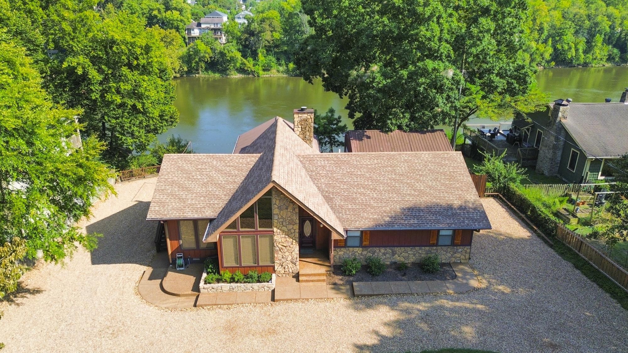 1317 Fernbank Dr