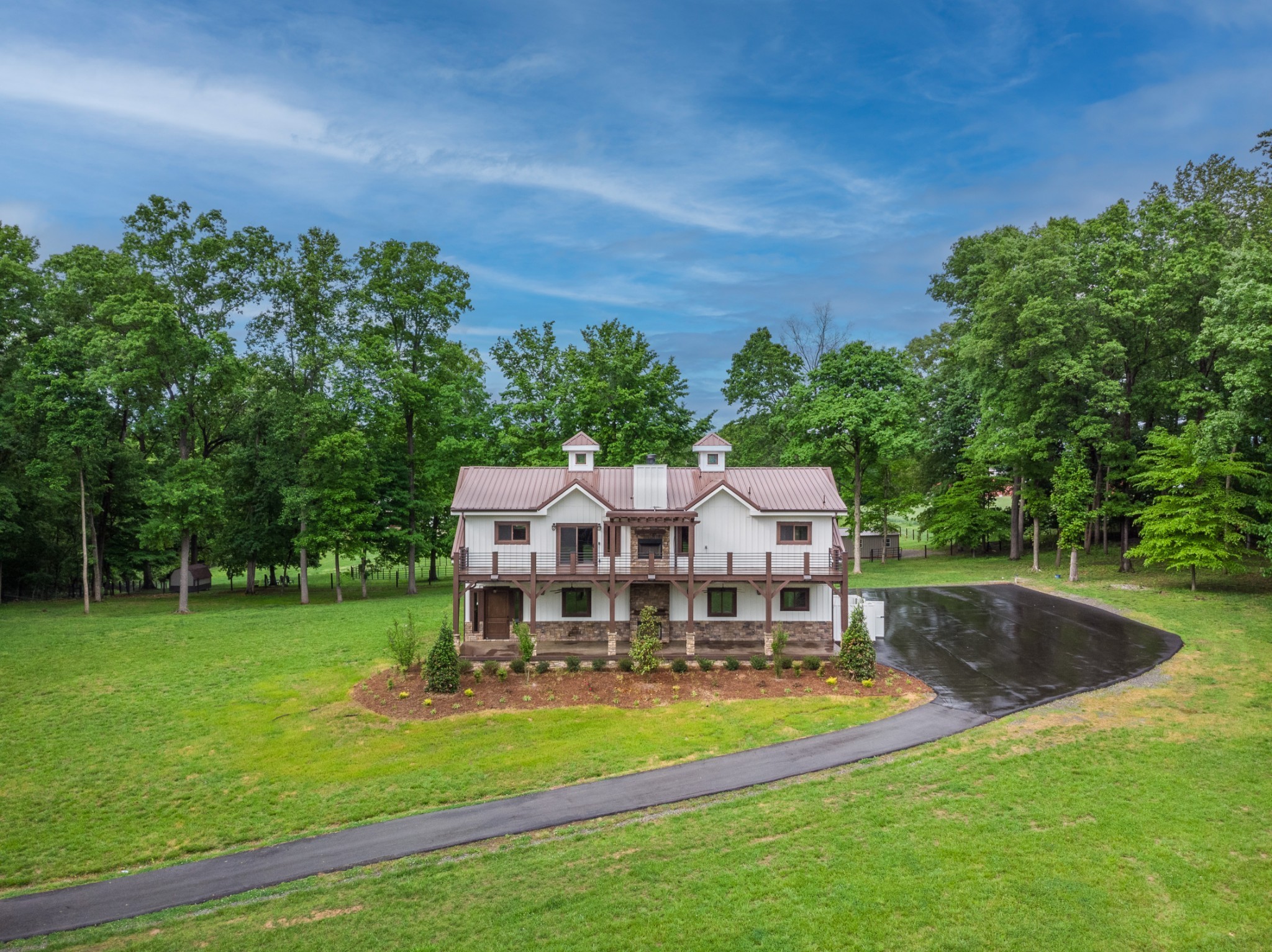 1224 Hangar Rd