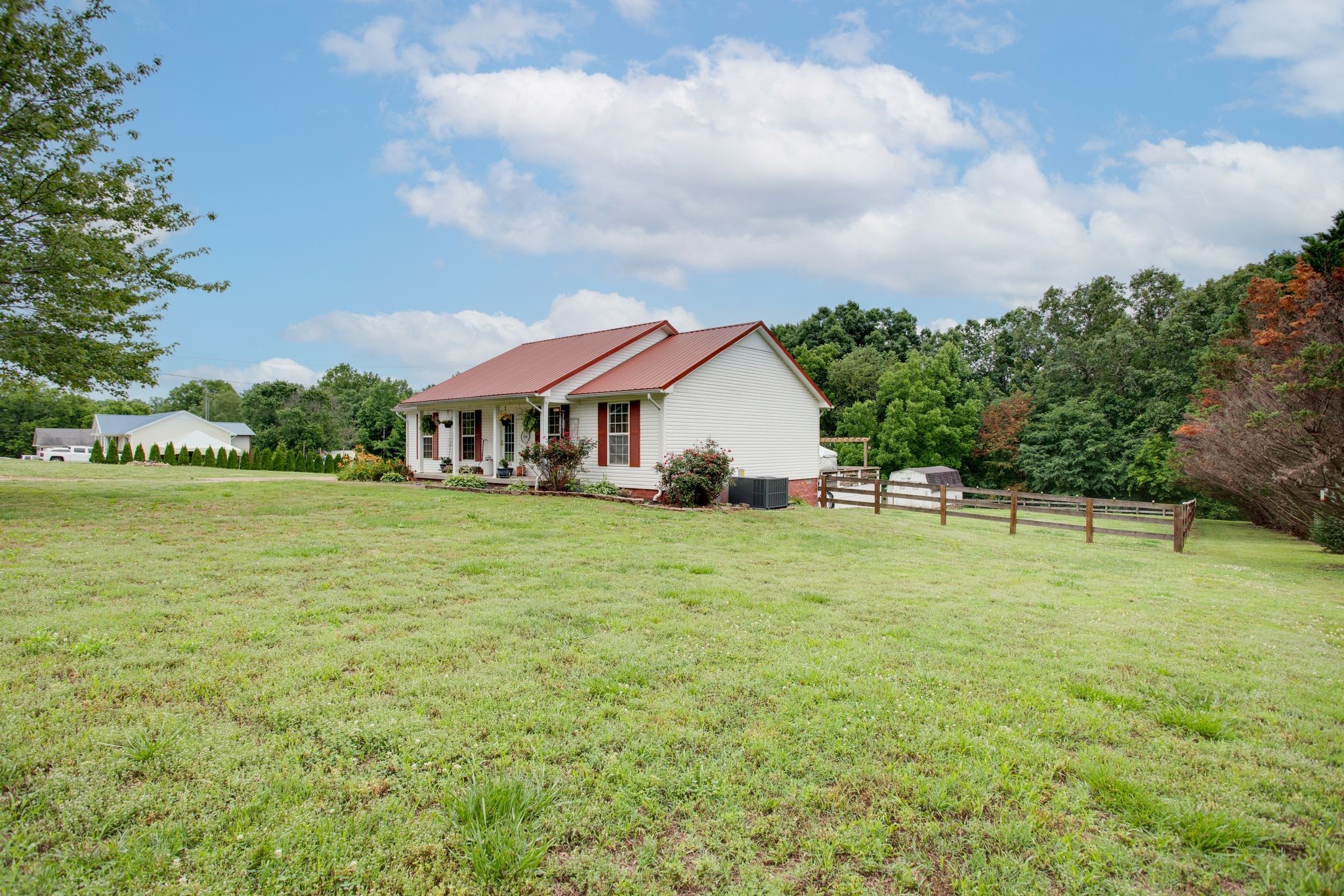2233 Fall River Rd