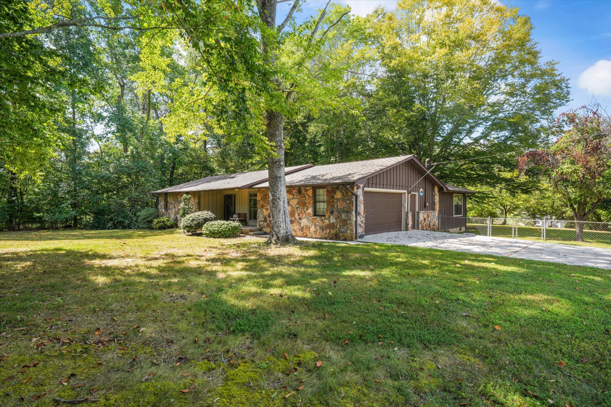 405 Sportsman Ln