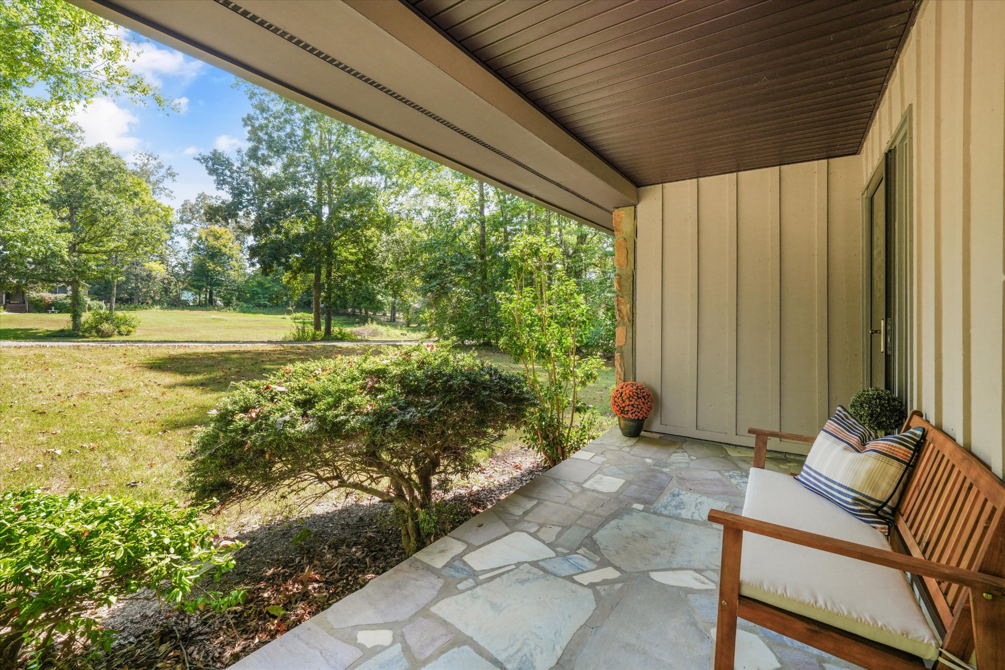 405 Sportsman Ln