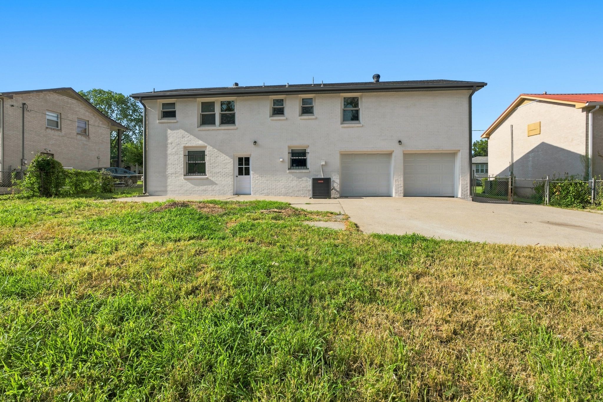 725 Roman Dr