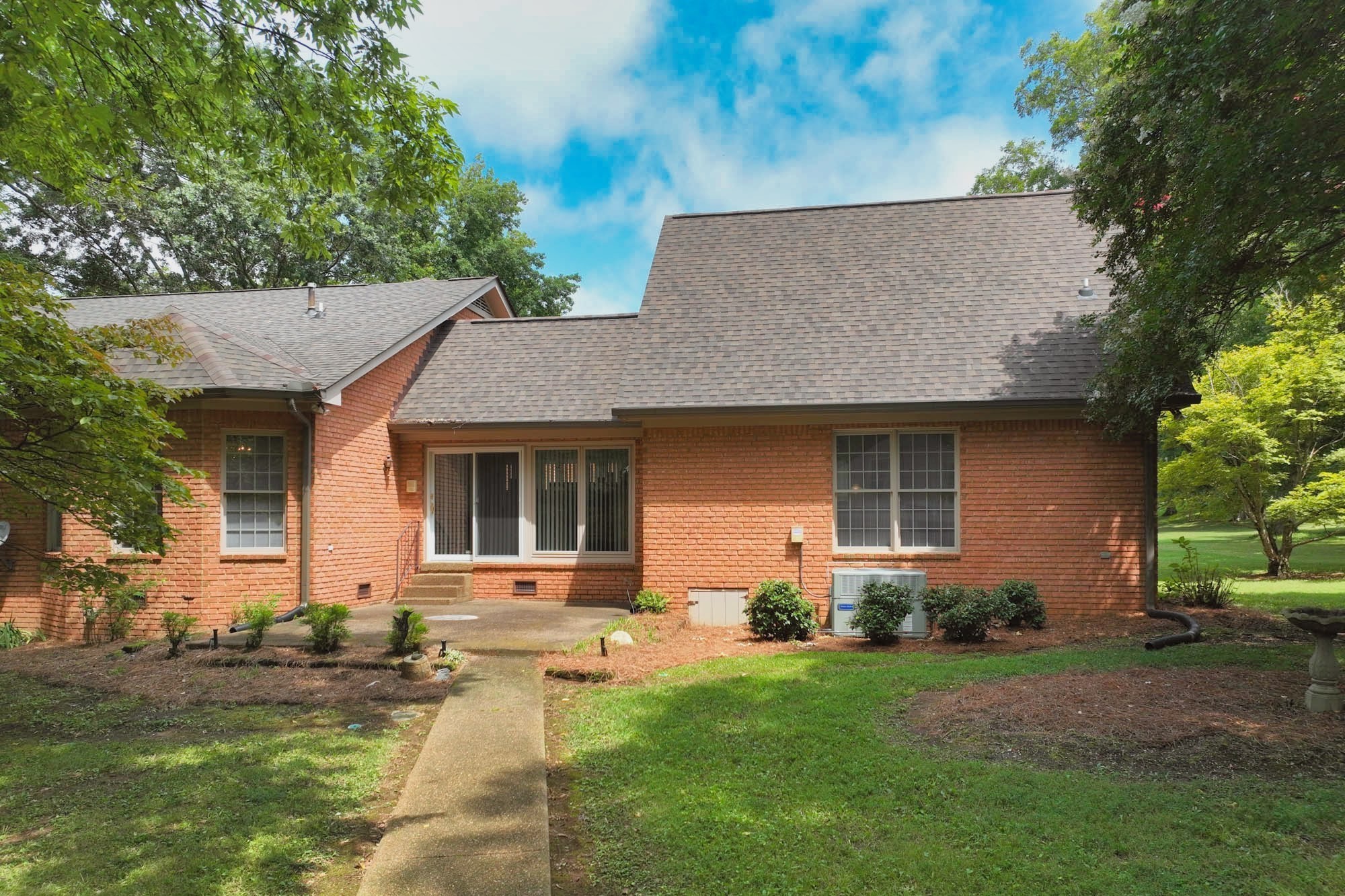 507 Menees Ln