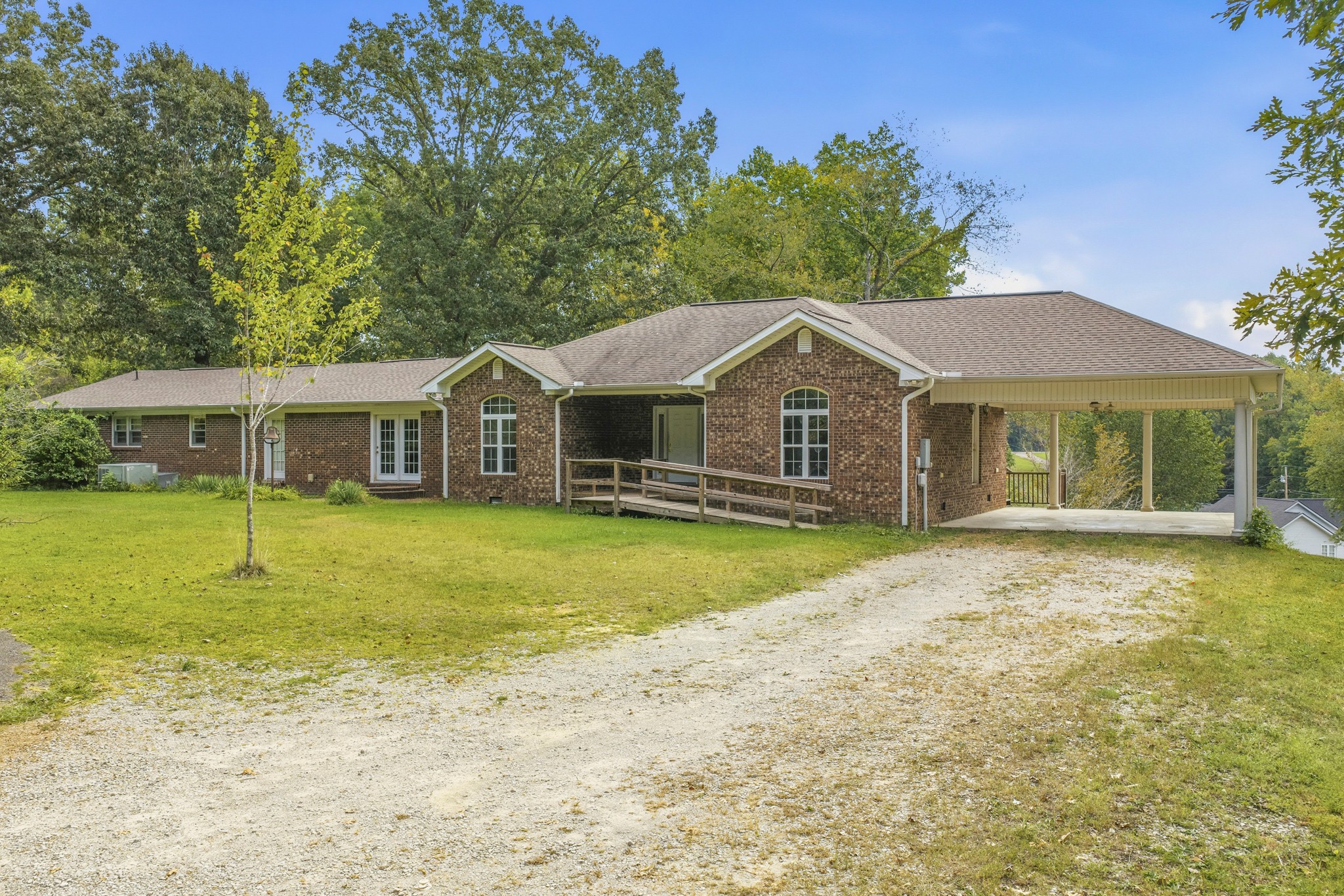 221 Dickson Ln