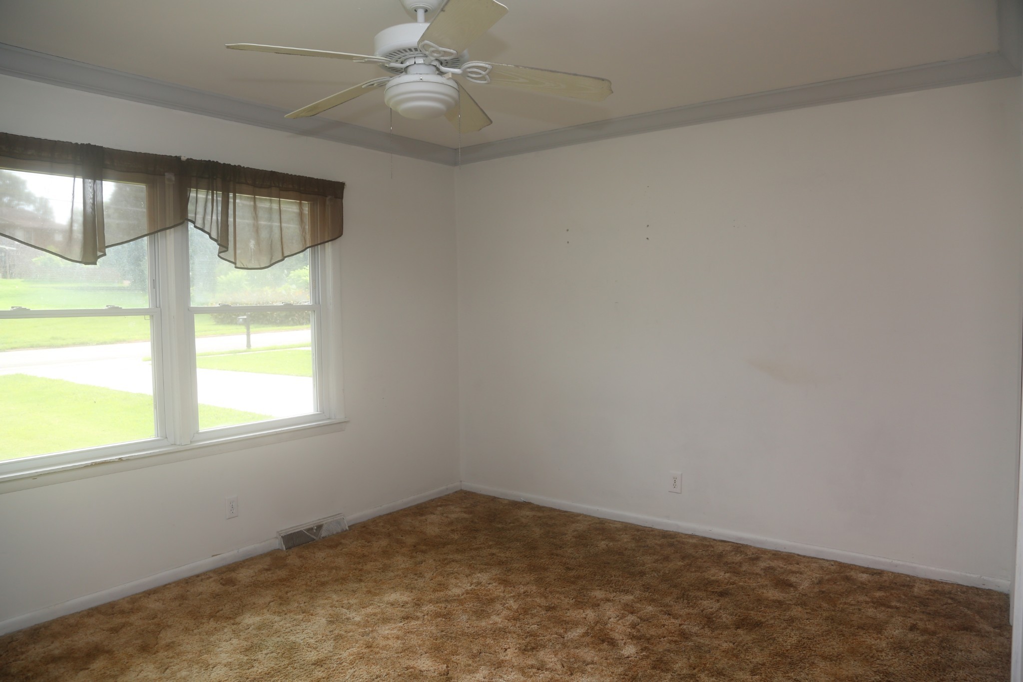 304 Hay Long Ave
