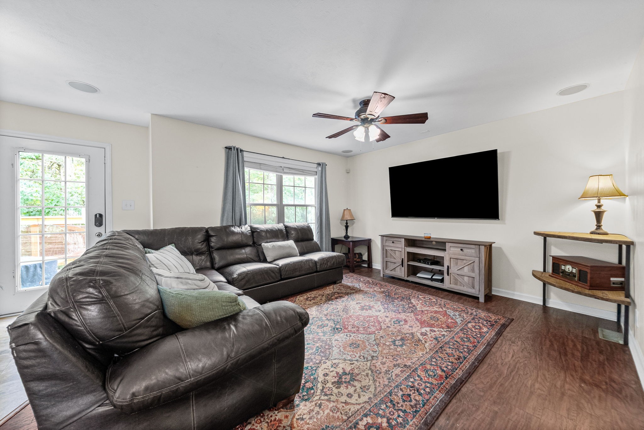 1528 Apache Way