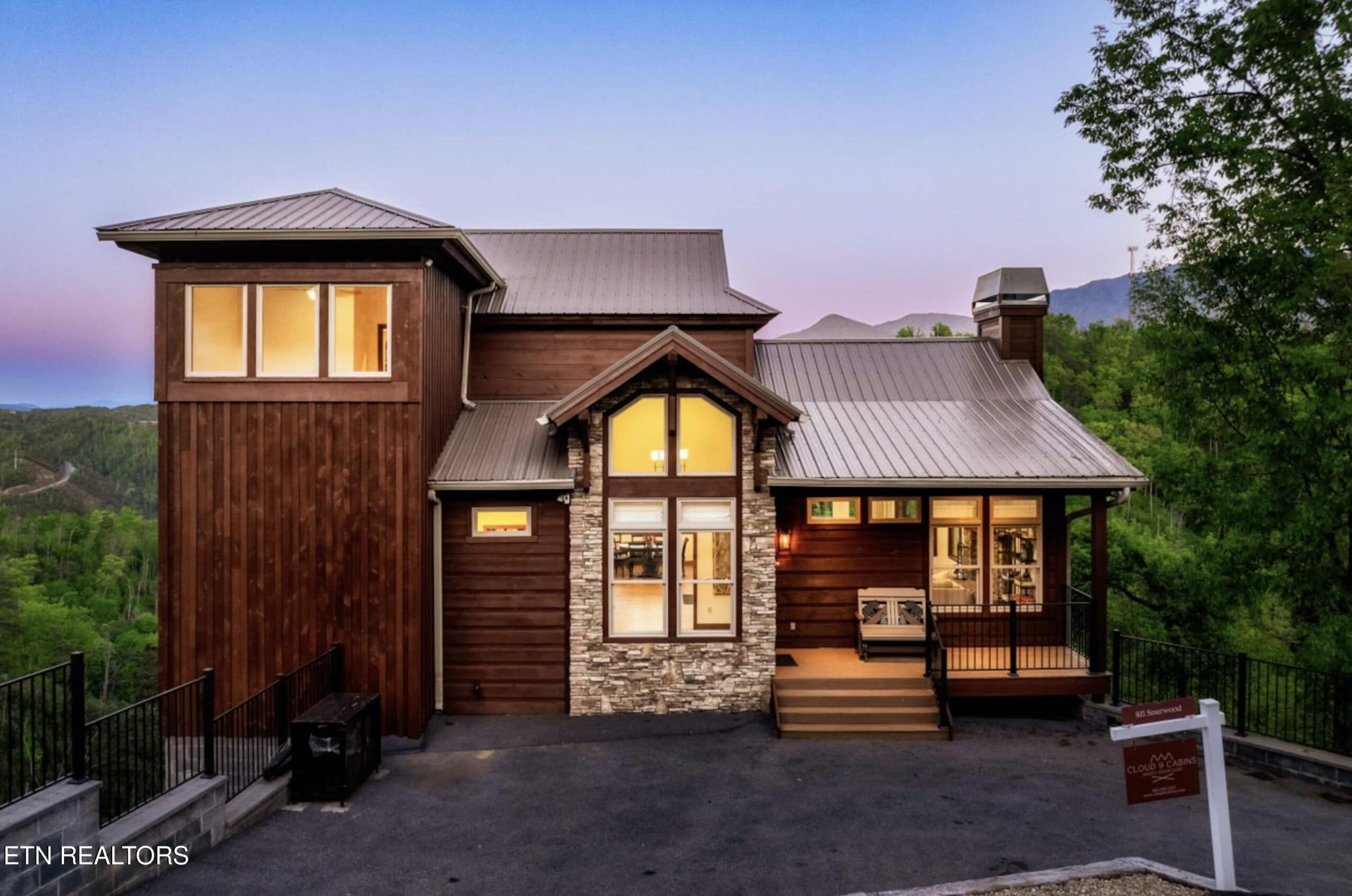 811 Sourwood Drive