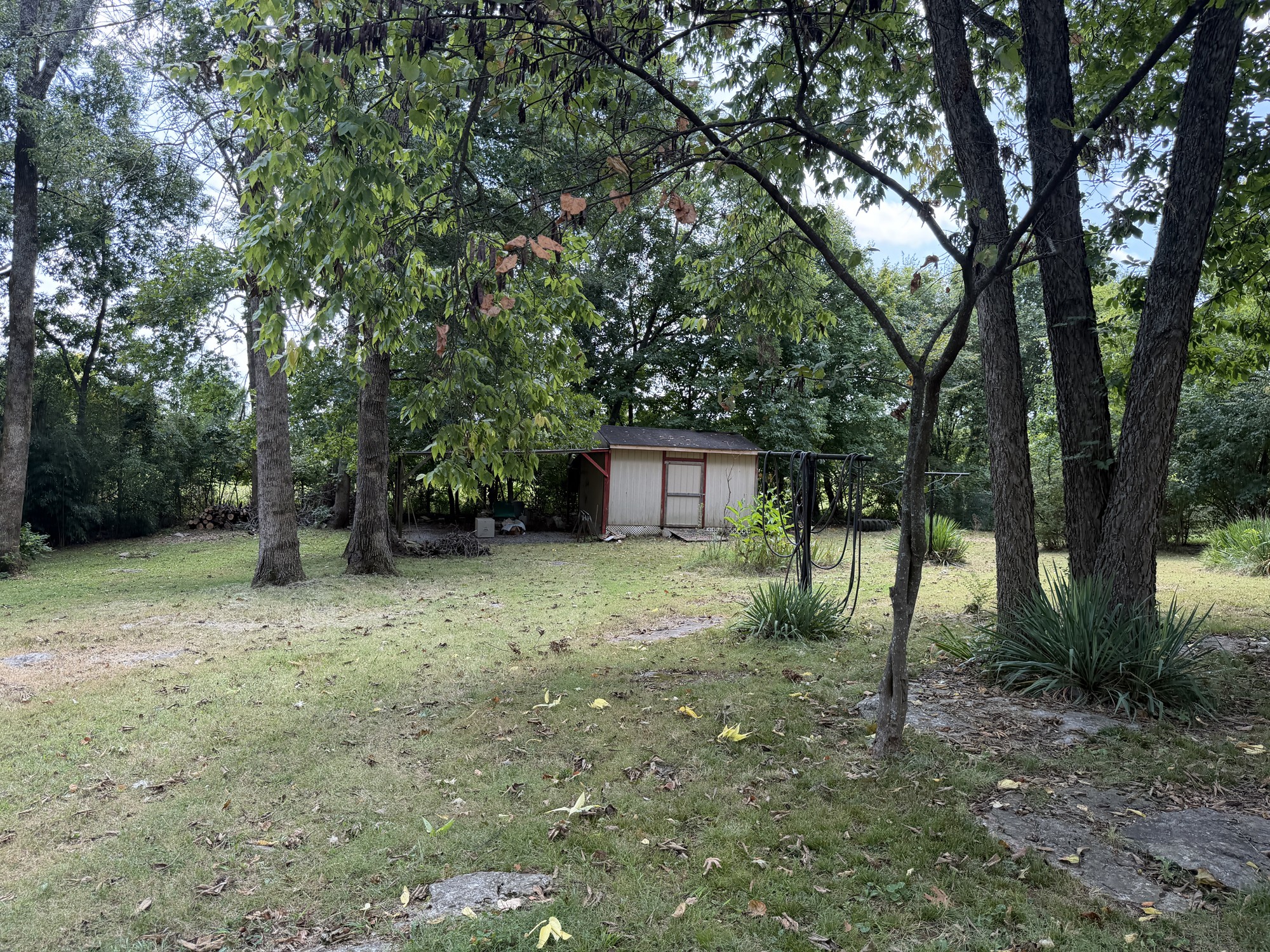 323 Eton Rd