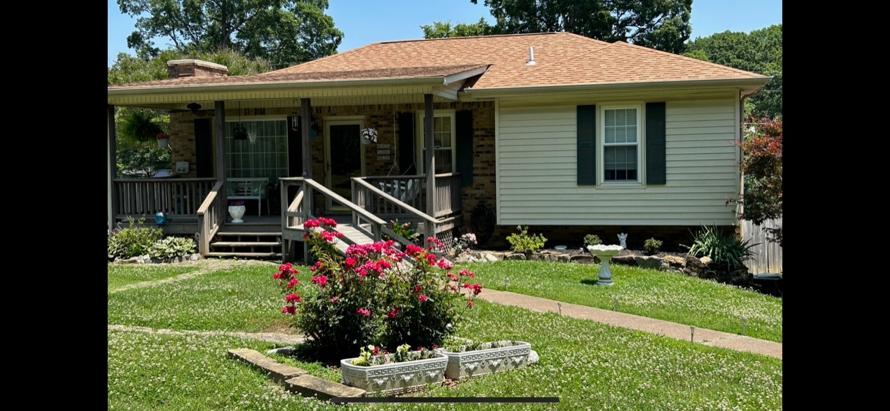 309 Bluebird Ln