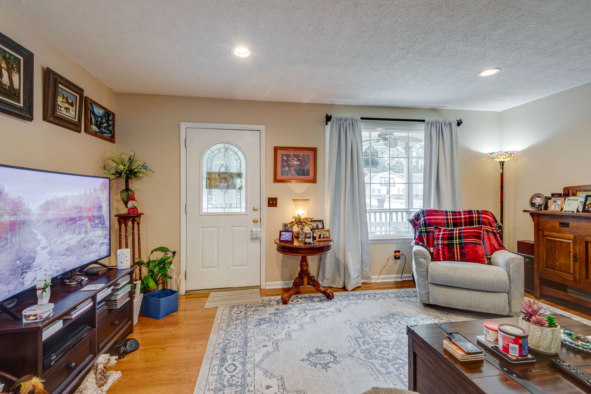 309 Bluebird Ln
