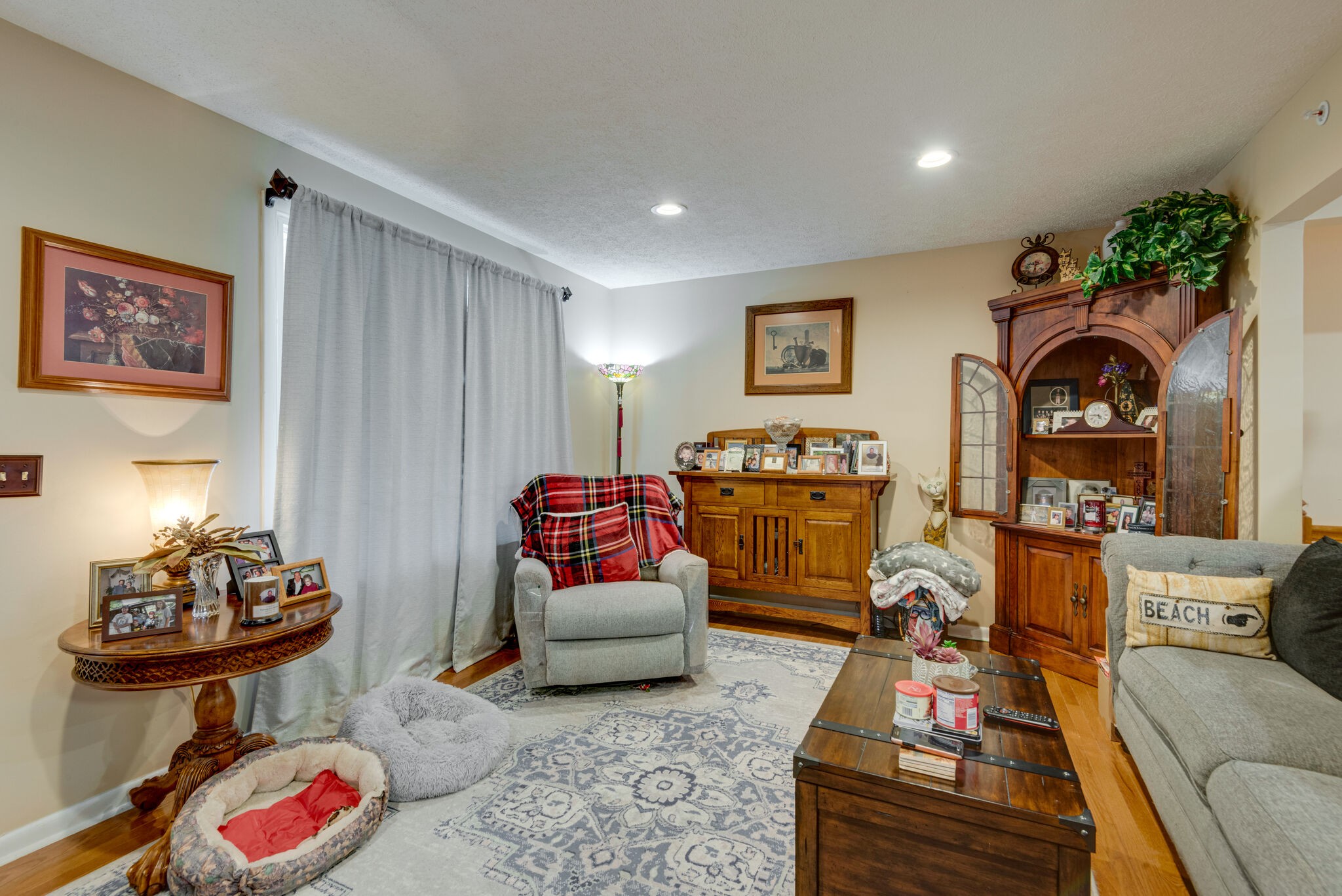 309 Bluebird Ln
