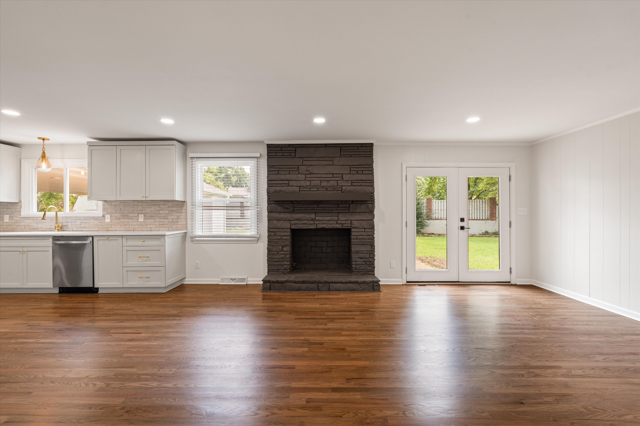 203 Oak Hill Dr