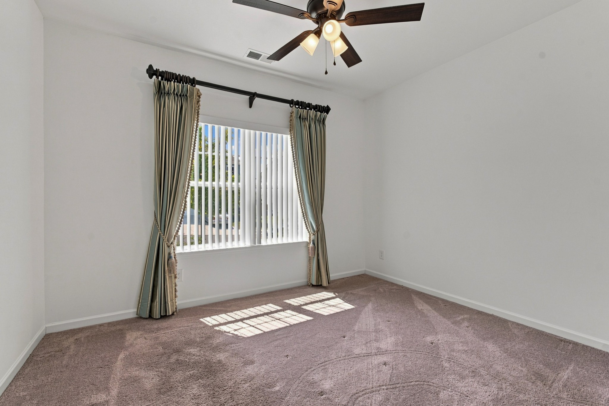 1217 Arroyo Dr