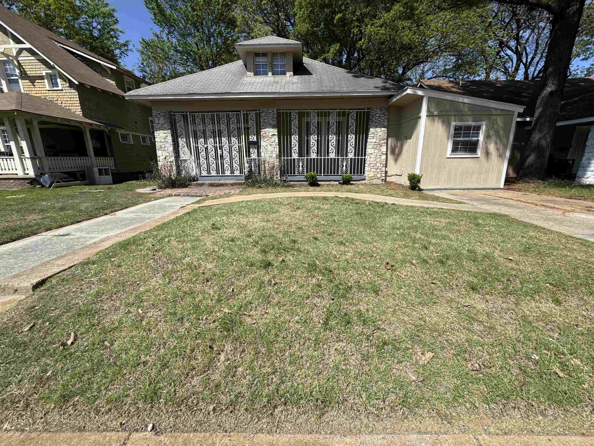 1570 E MCLEMORE AVE