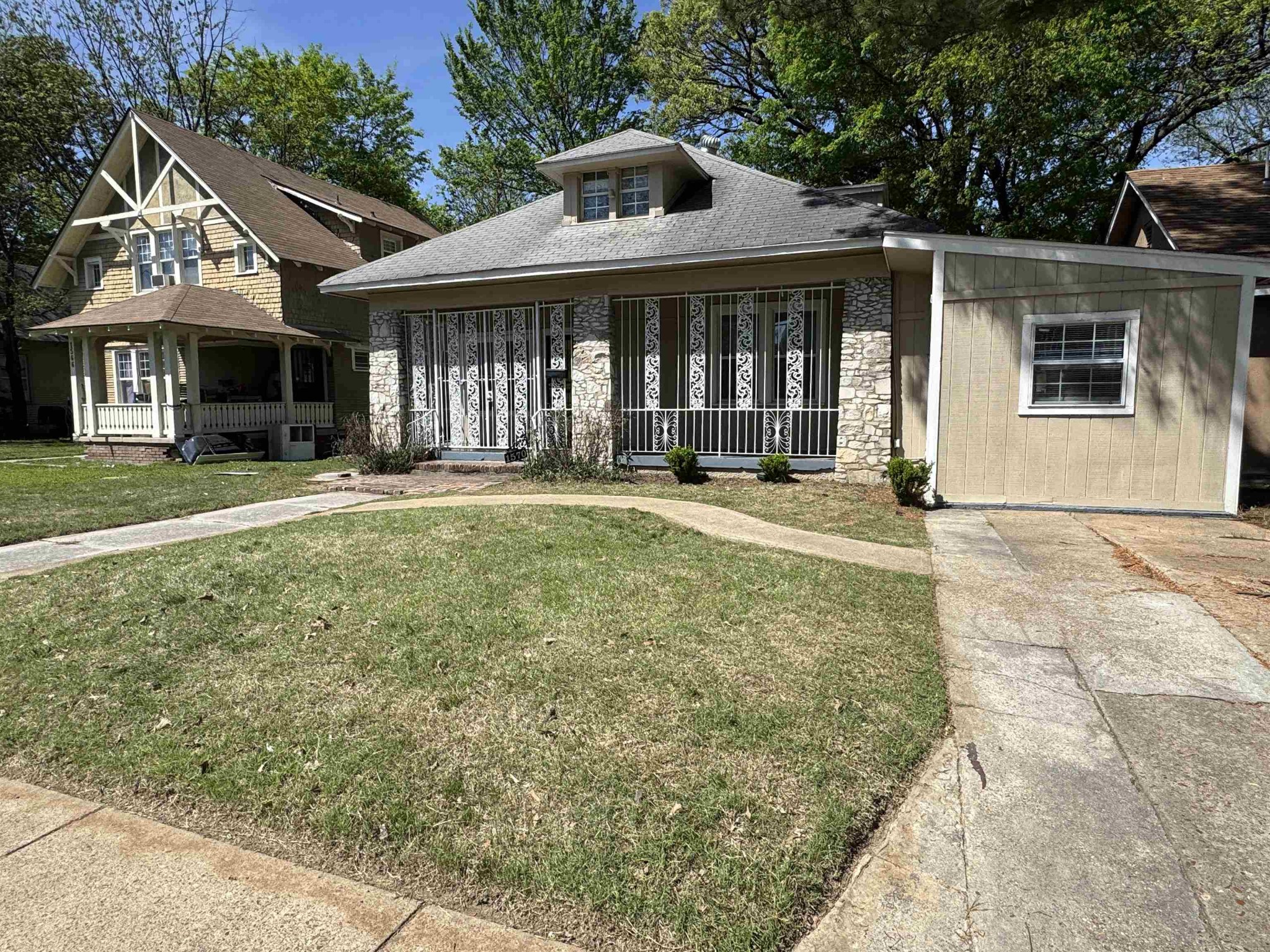 1570 E MCLEMORE AVE