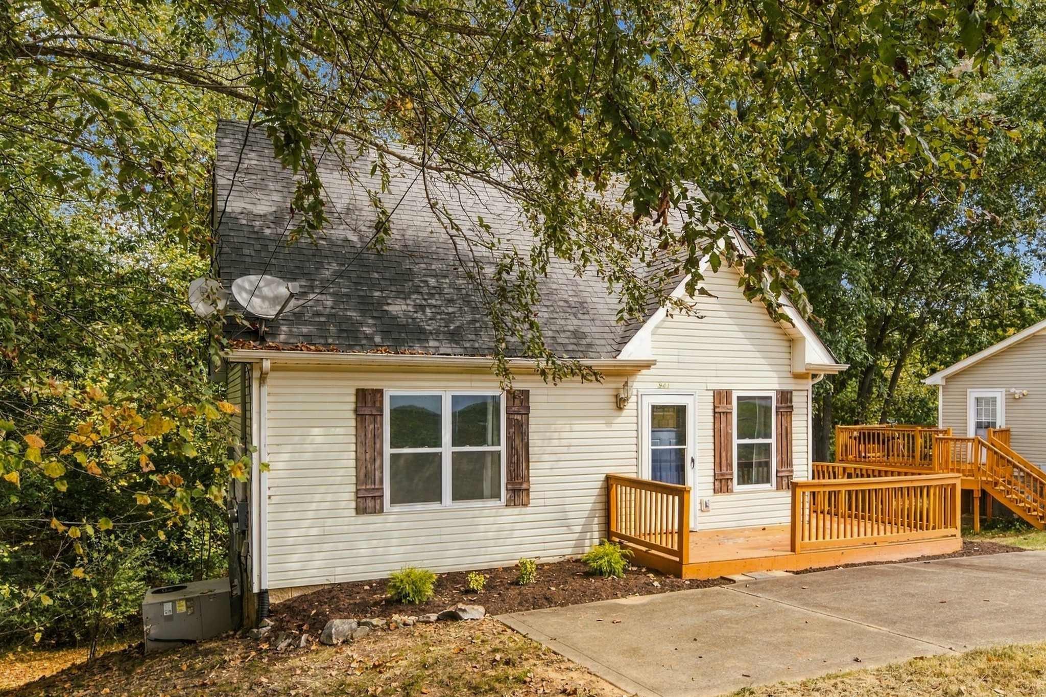 941 Applegrove Cir
