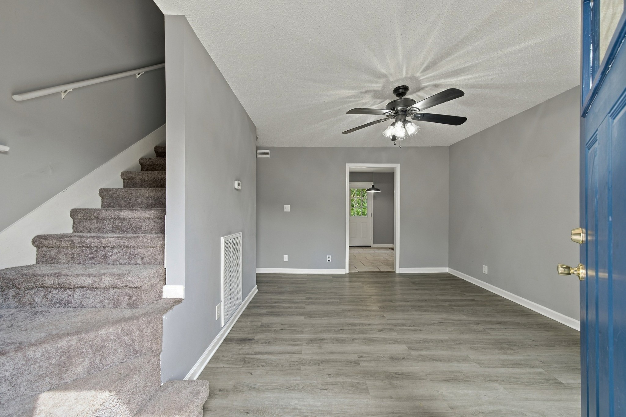 941 Applegrove Cir