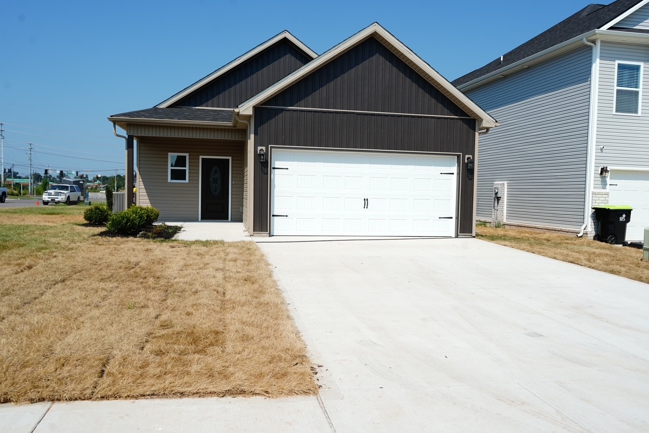 456 Ayden Ln