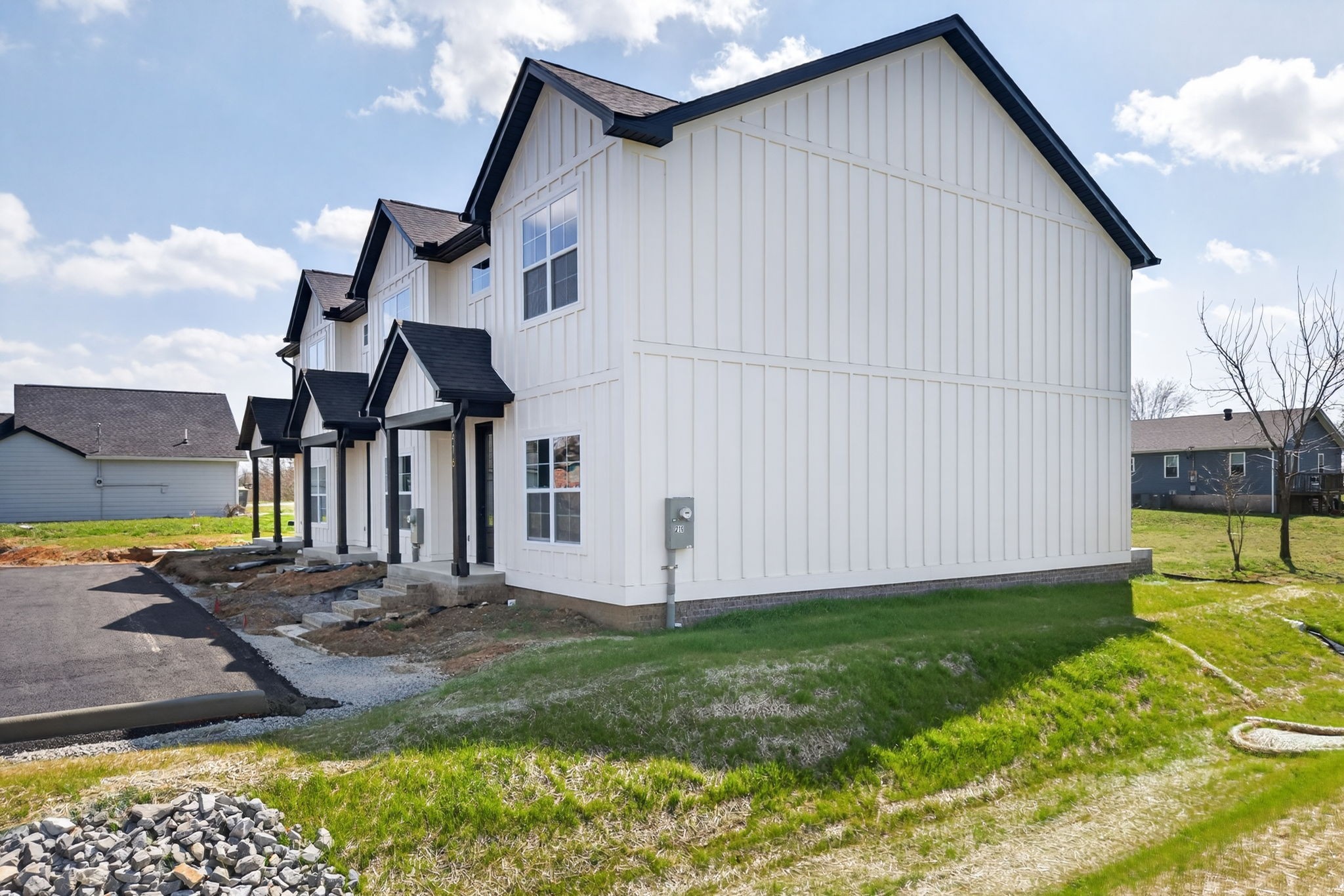 212 W Jere Whitson Rd
