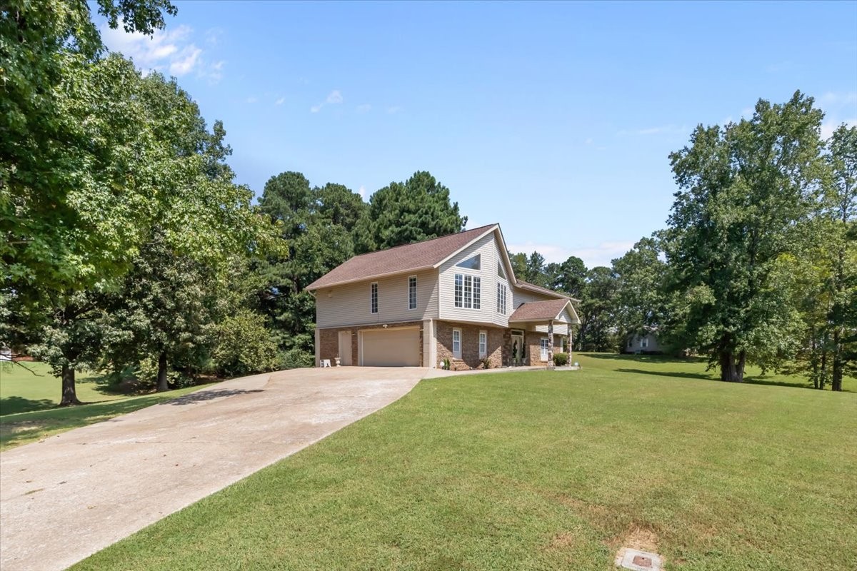 110 Carriage House Dr