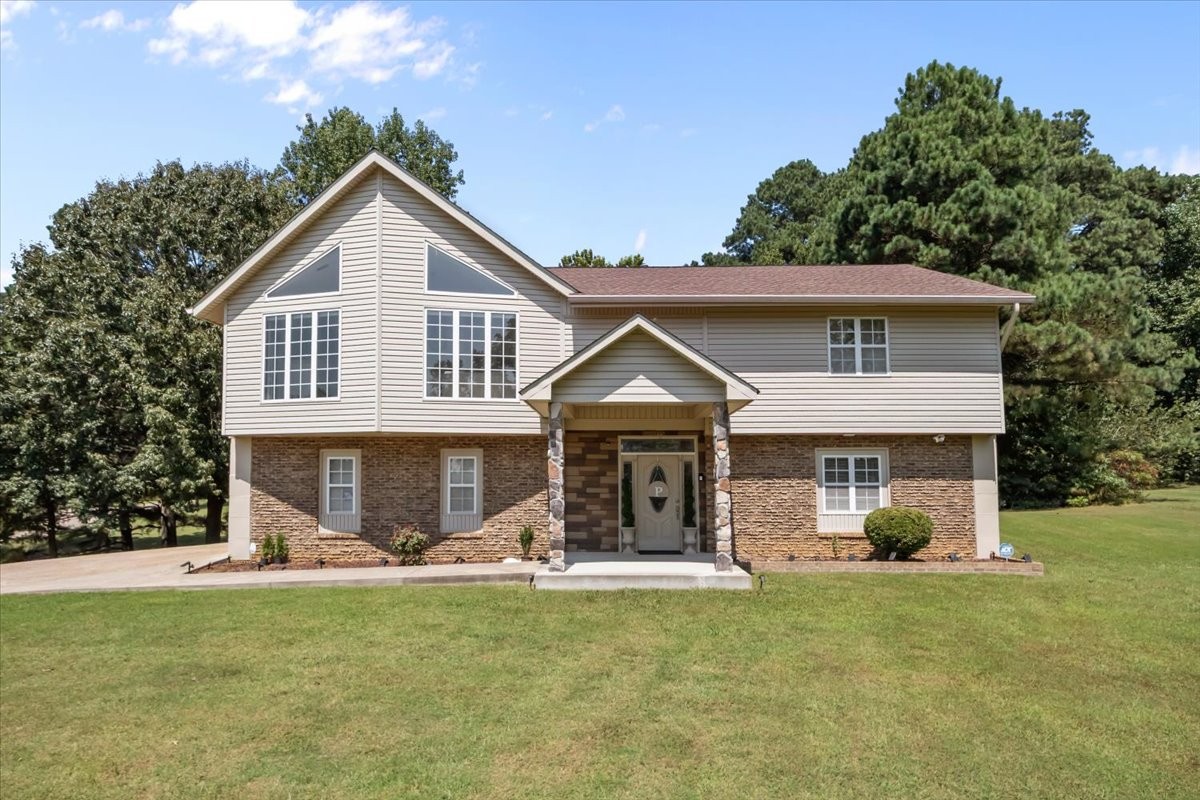 110 Carriage House Dr