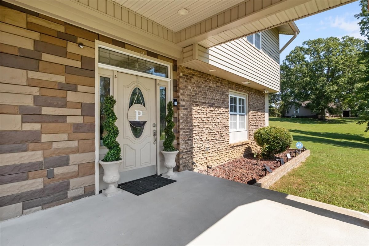 110 Carriage House Dr
