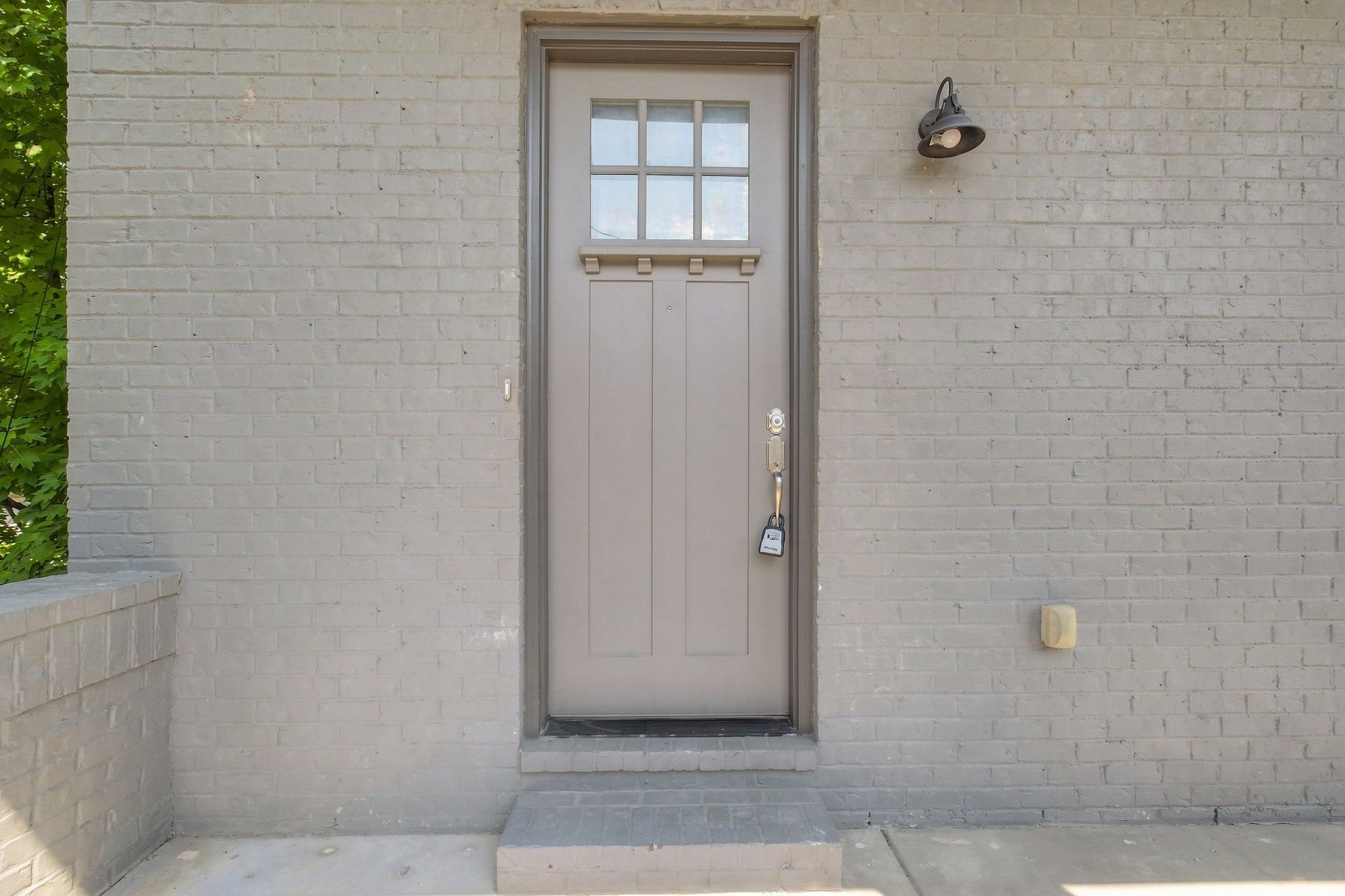 526 Wedgewood Ave