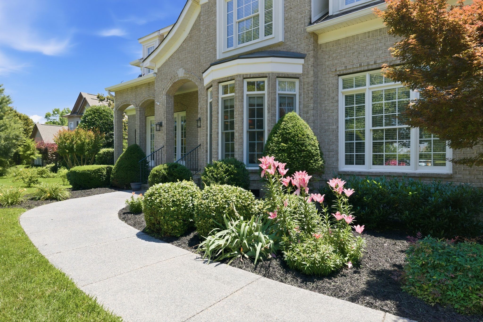 1728 Surrey Dr