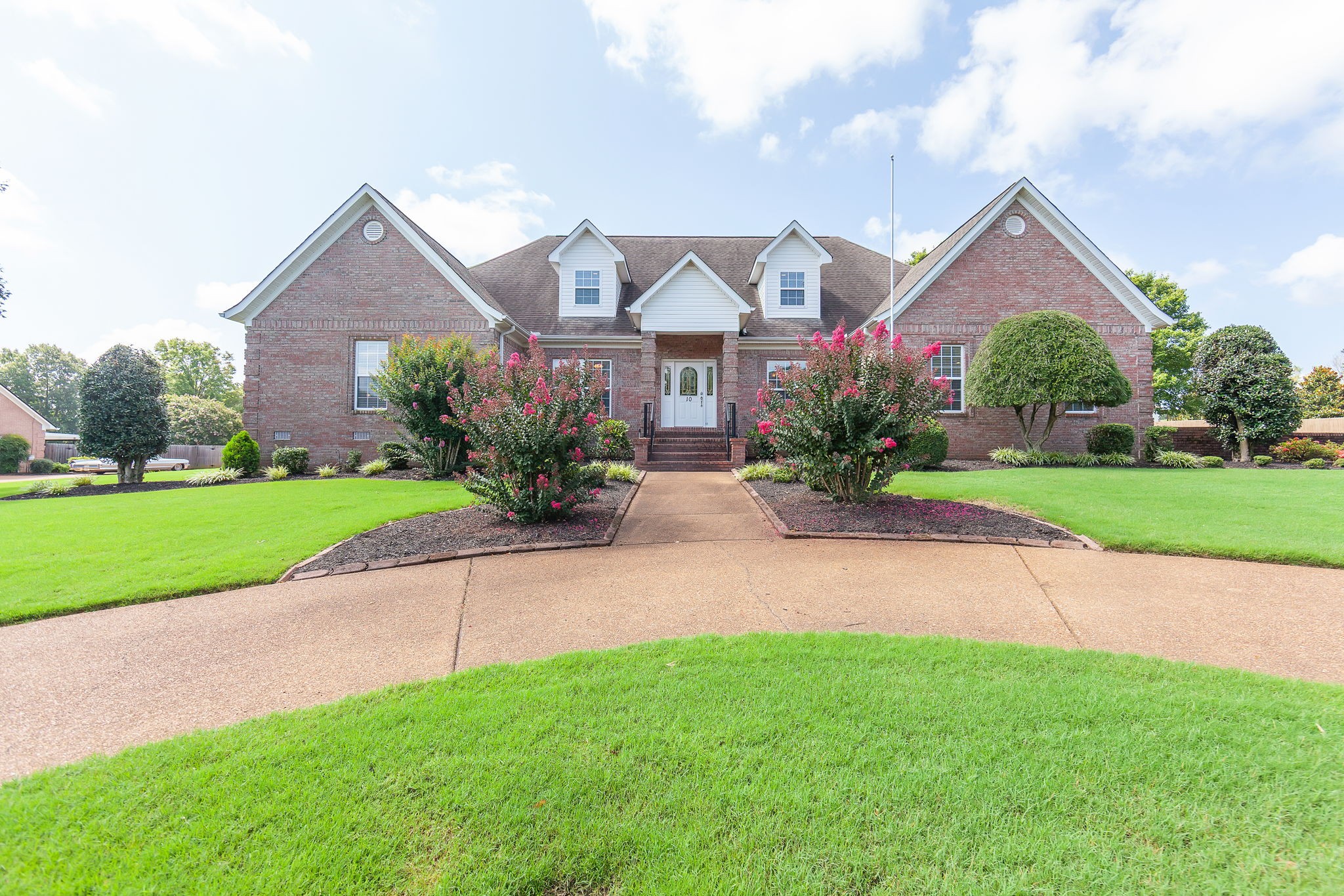 10 Bentwillow Cv