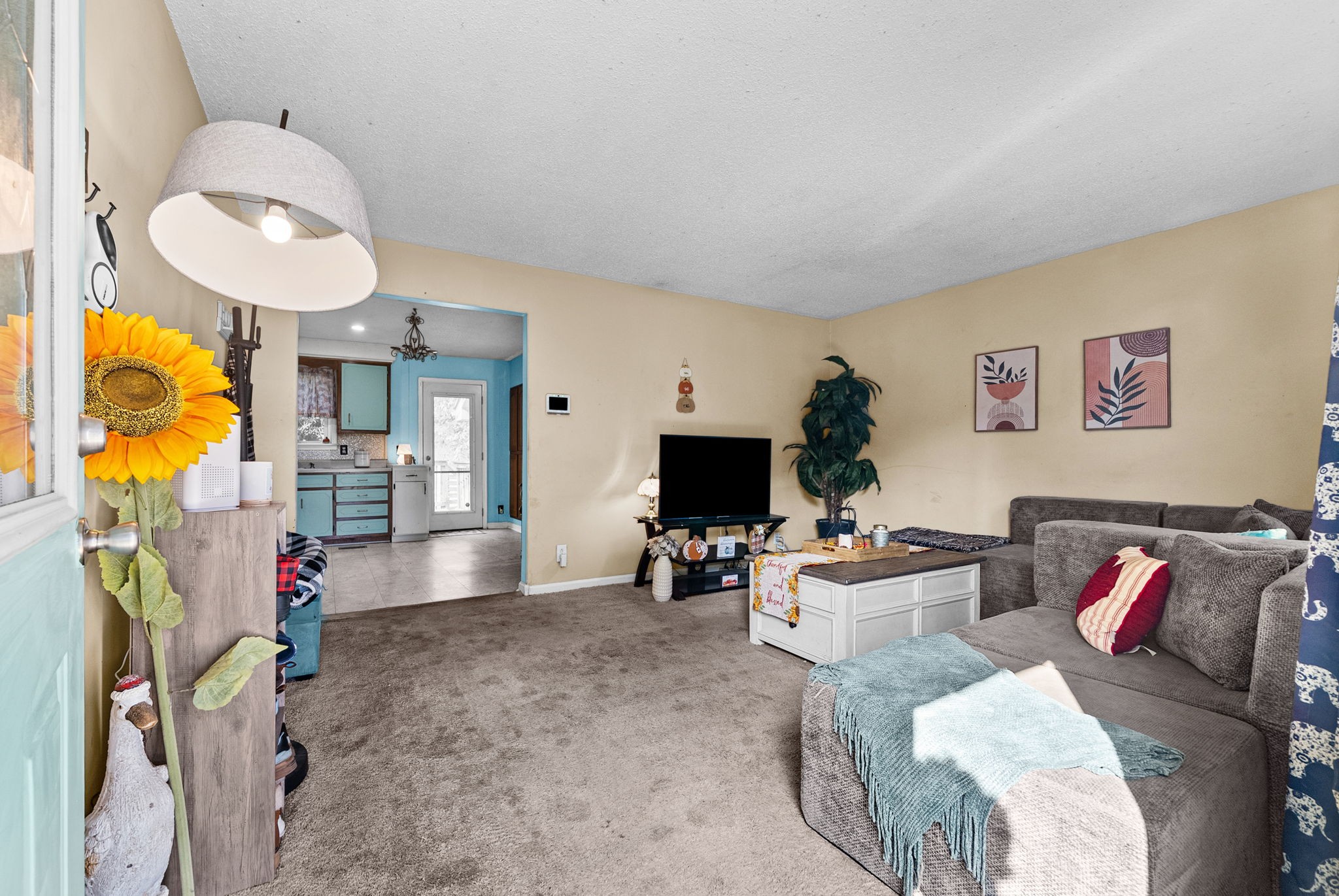 133 W Rossview Rd