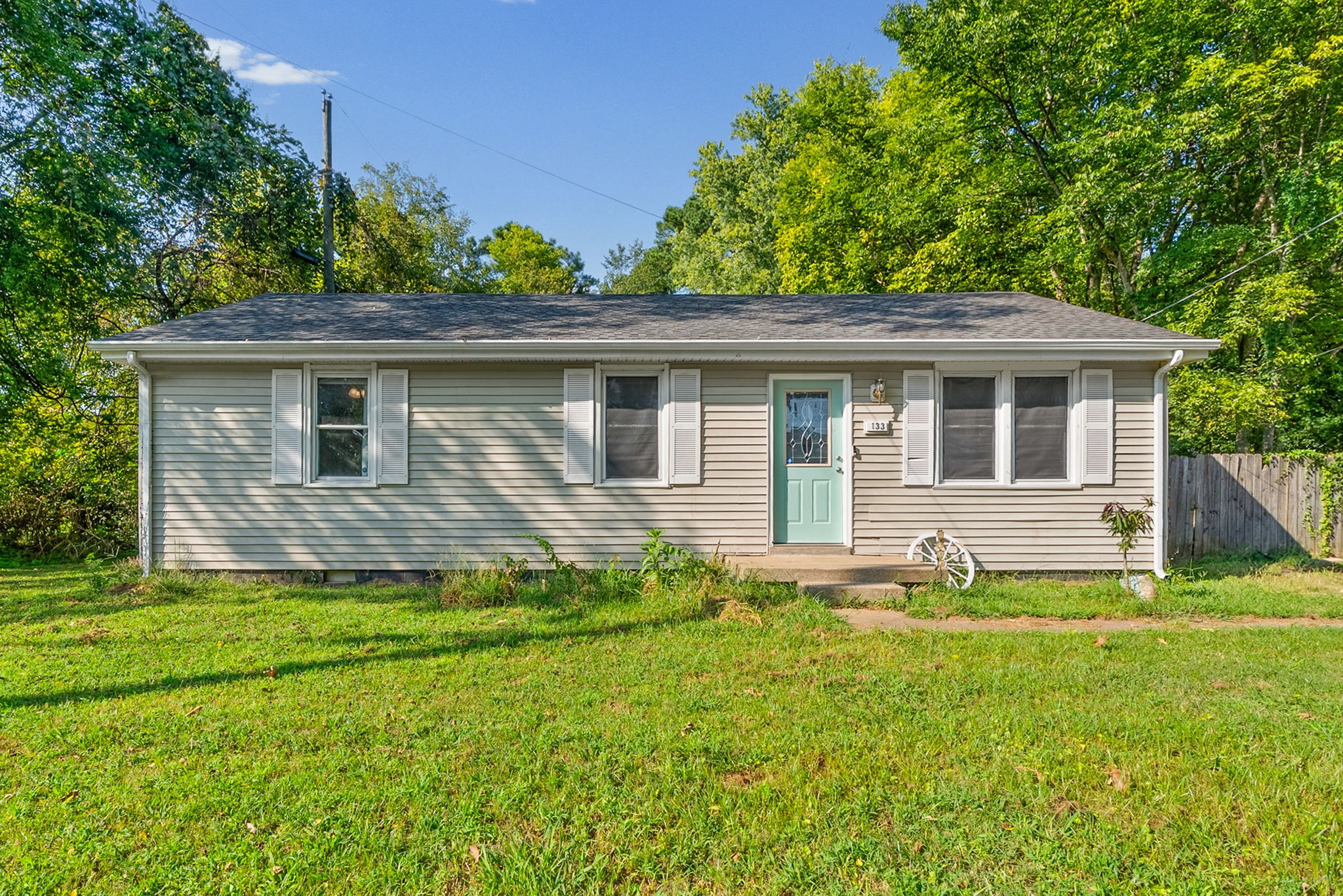 133 W Rossview Rd