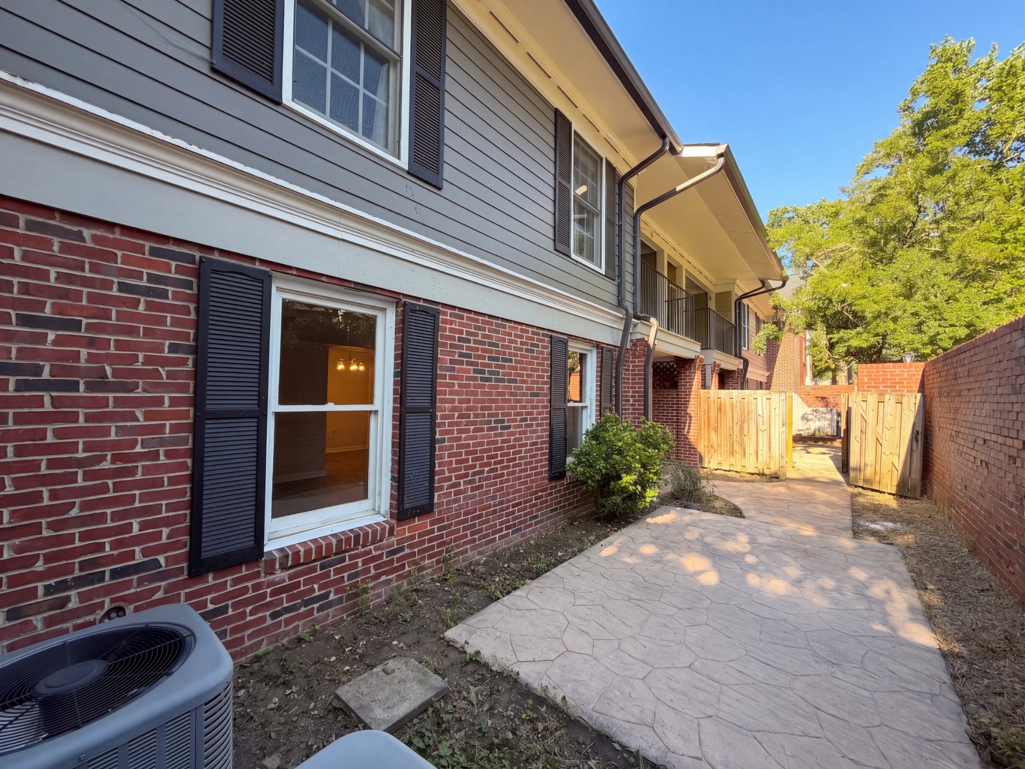 5025 Hillsboro Pike