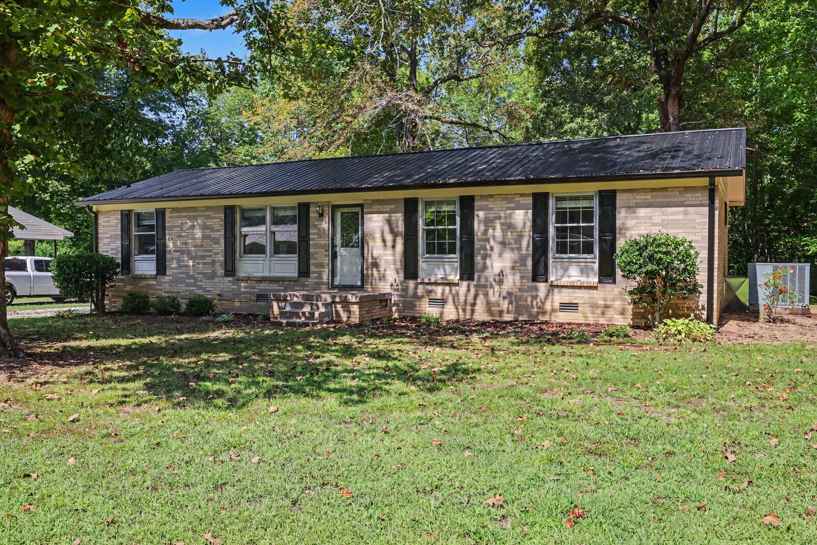 761 Cherokee Dr