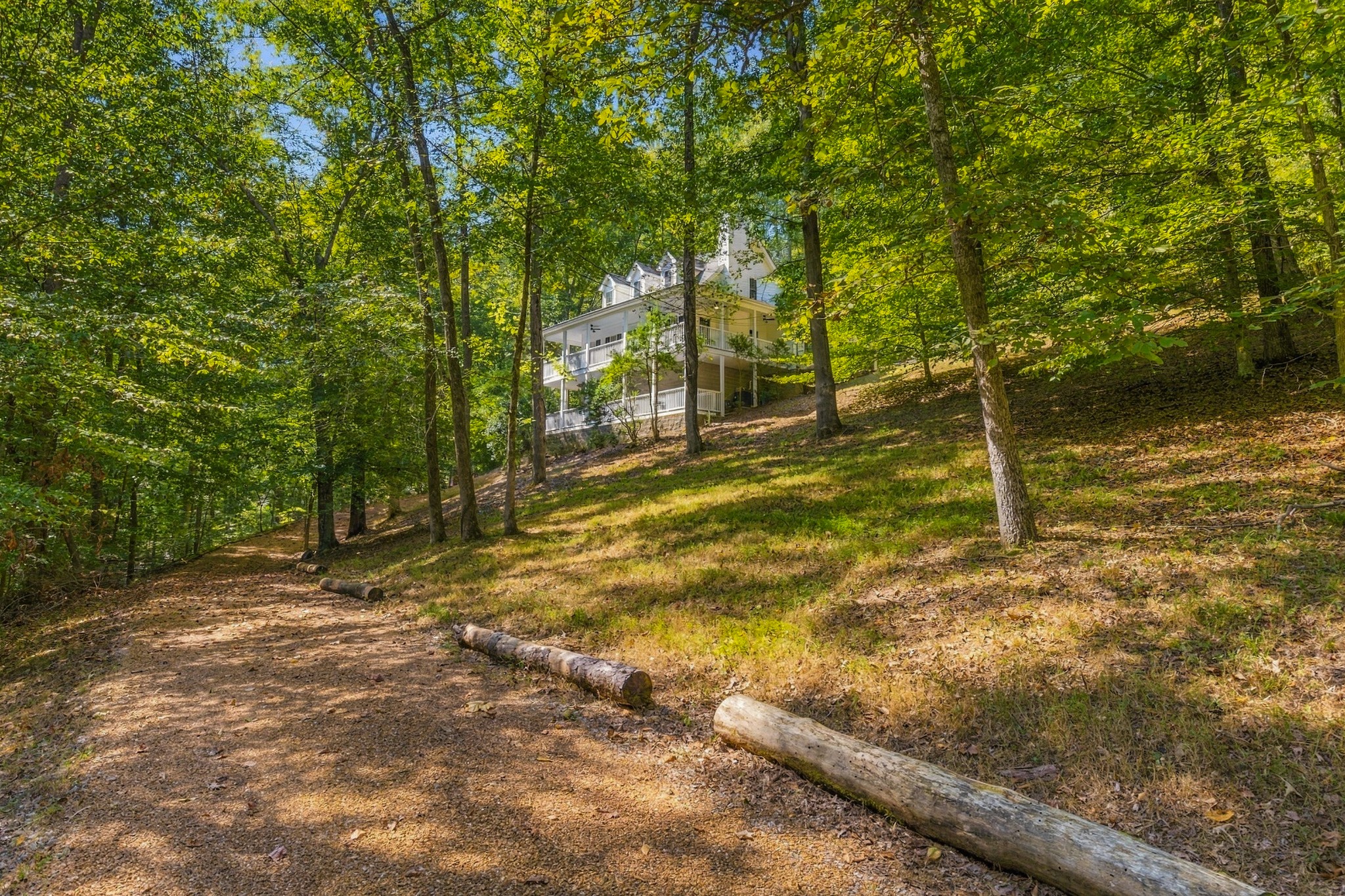 983 Ridgecrest Dr