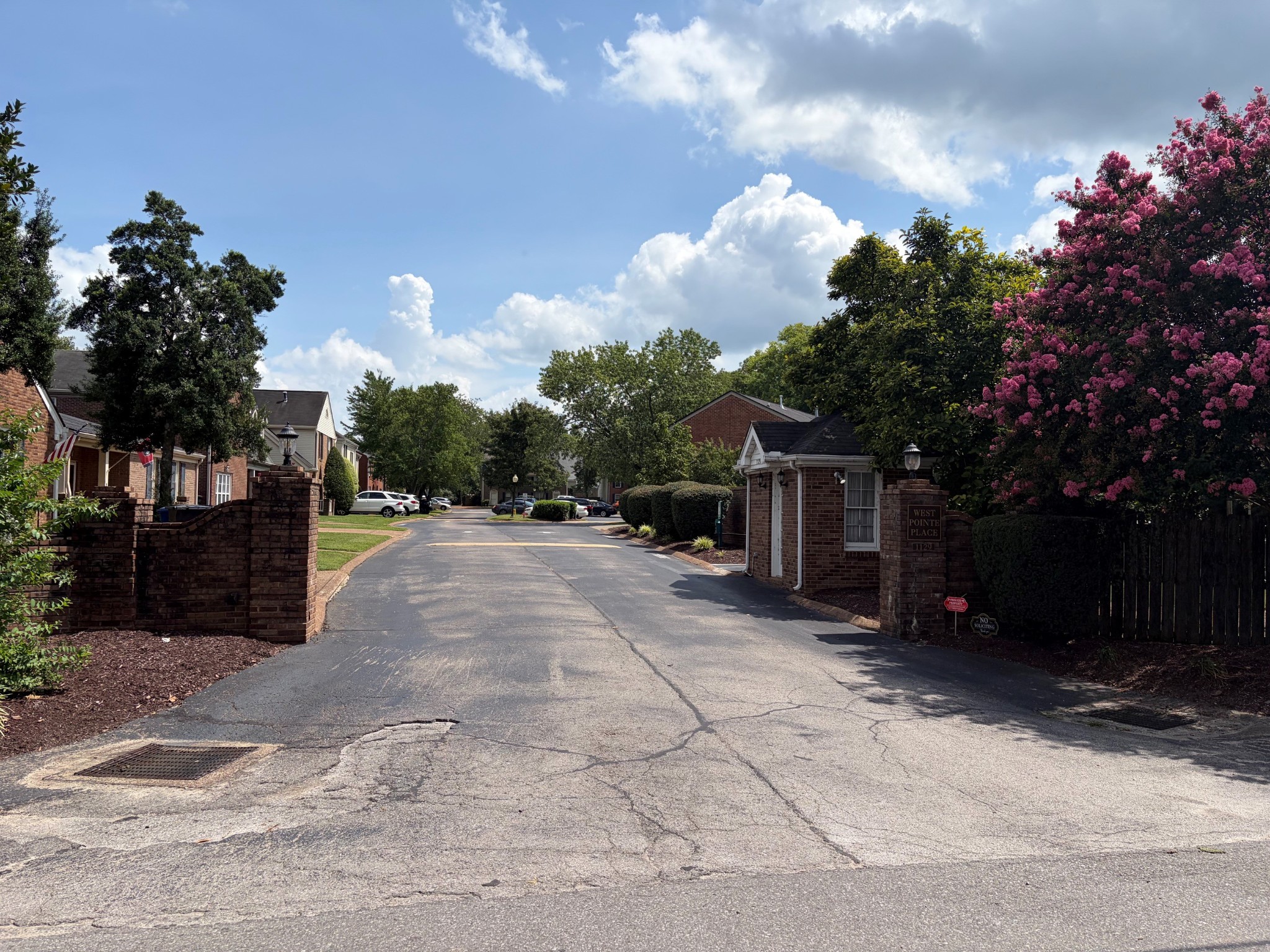 1129 W Main St