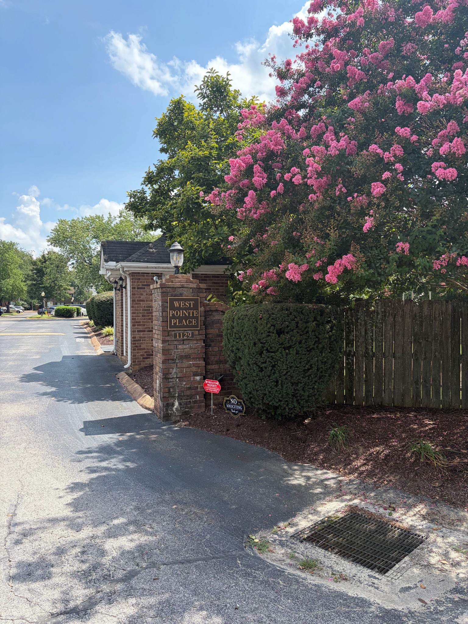 1129 W Main St