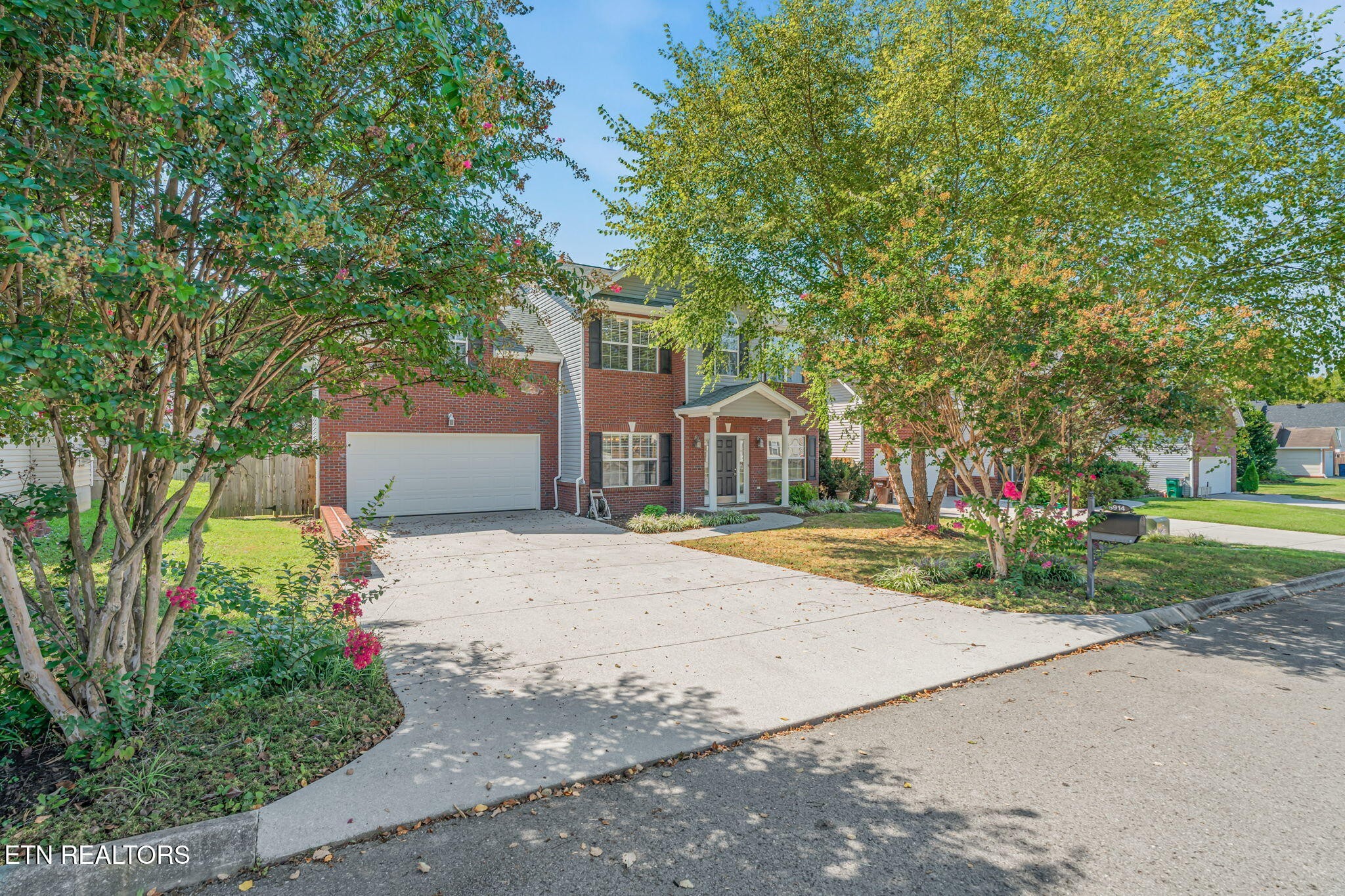 5914 Gray Gables Drive
