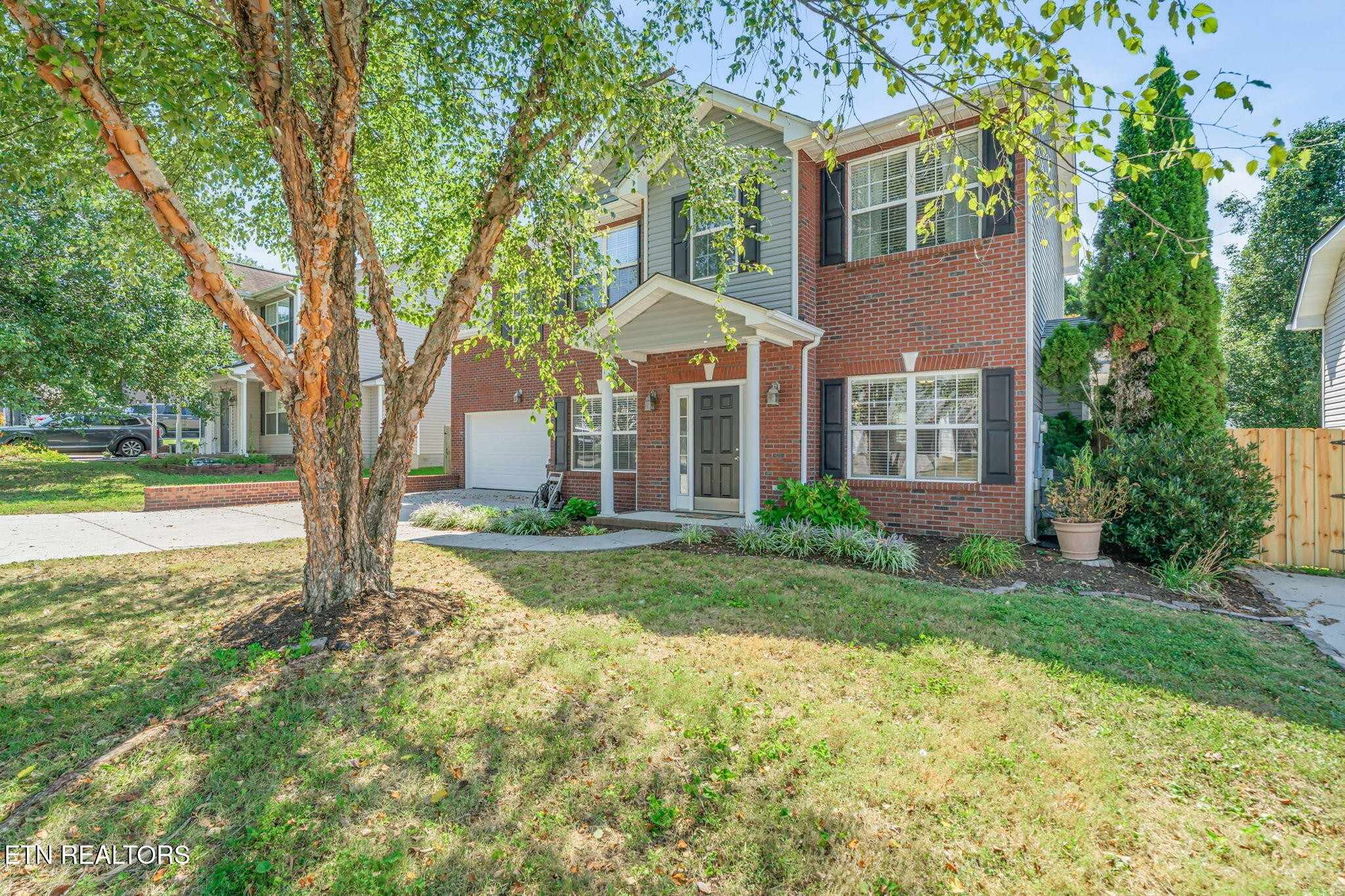 5914 Gray Gables Drive