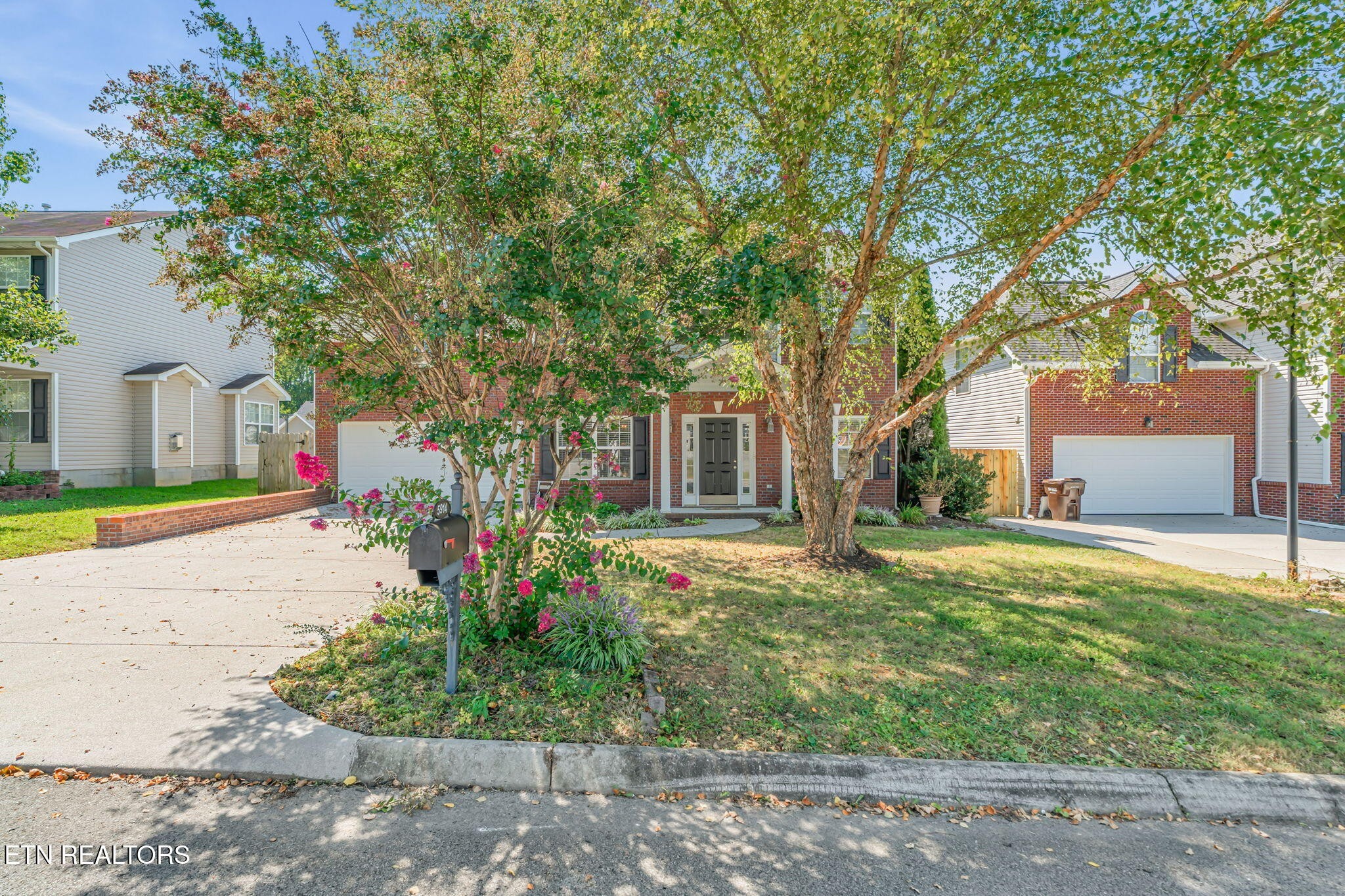 5914 Gray Gables Drive