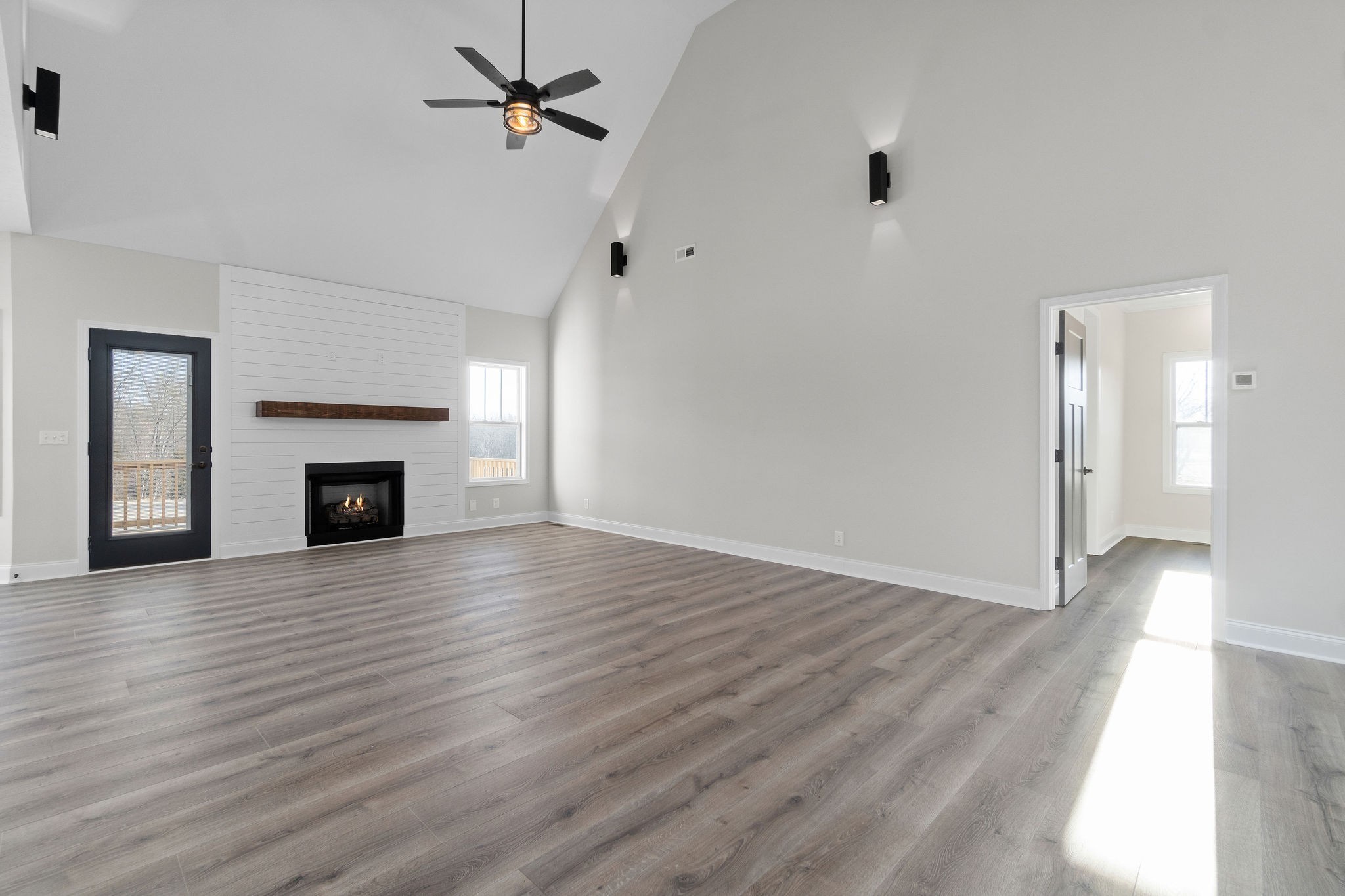 4987 Hunter Rd