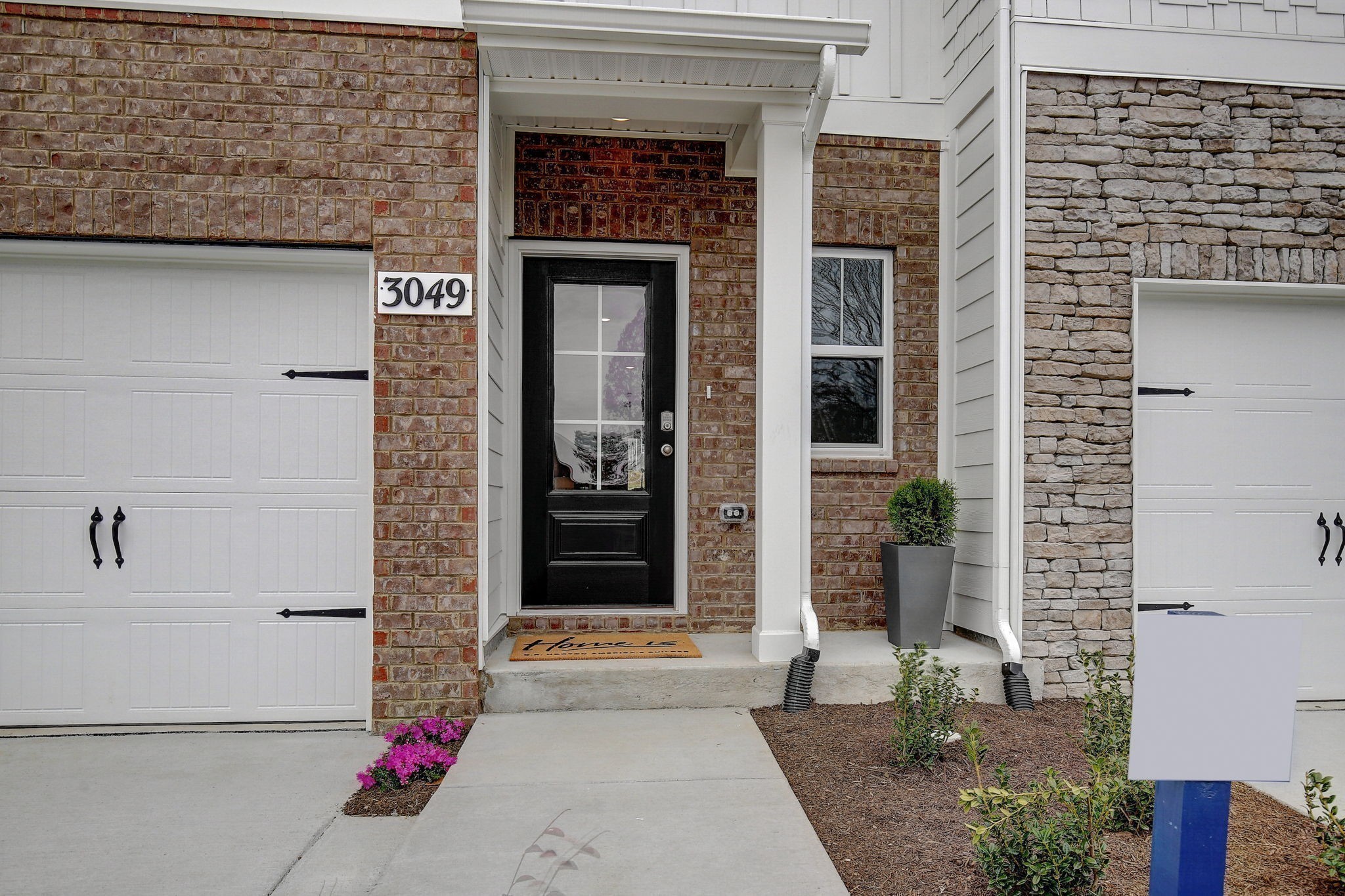 2228 Harlequin Point