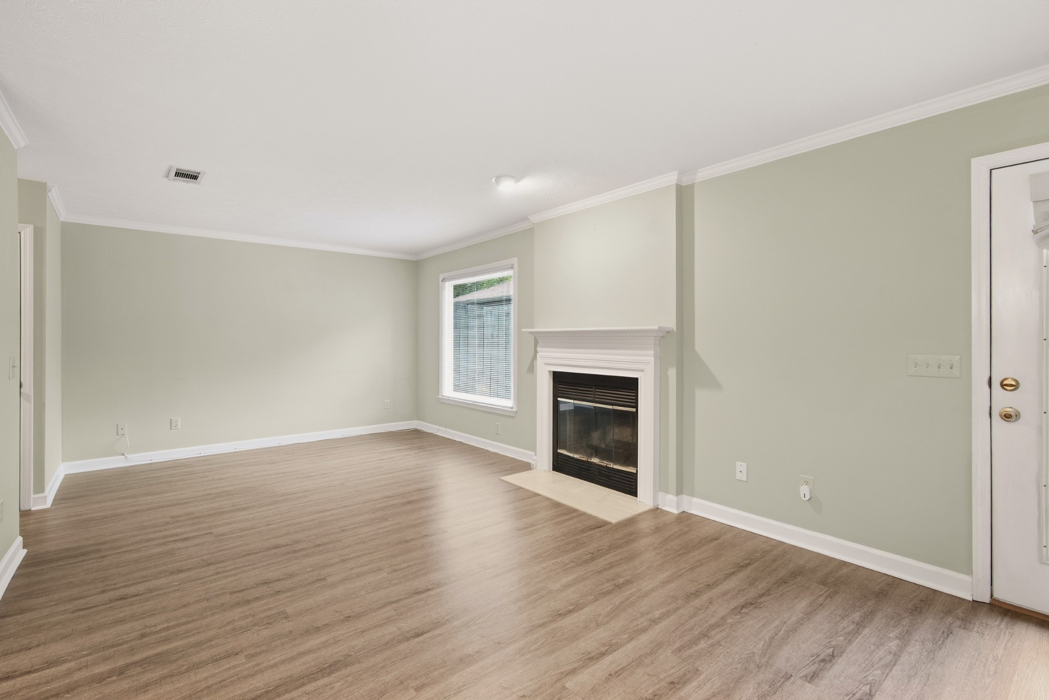 215 Highland Villa Cir